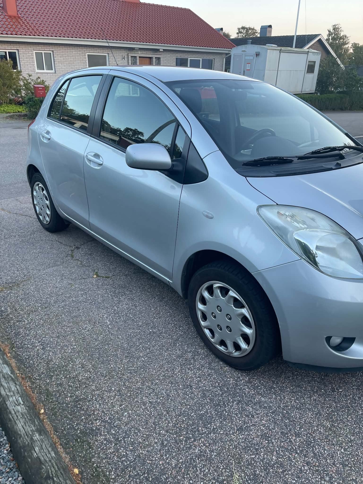 Toyota Yaris 5-dörrar 1.3 VVT-i Manuell 2008, photo 4/10