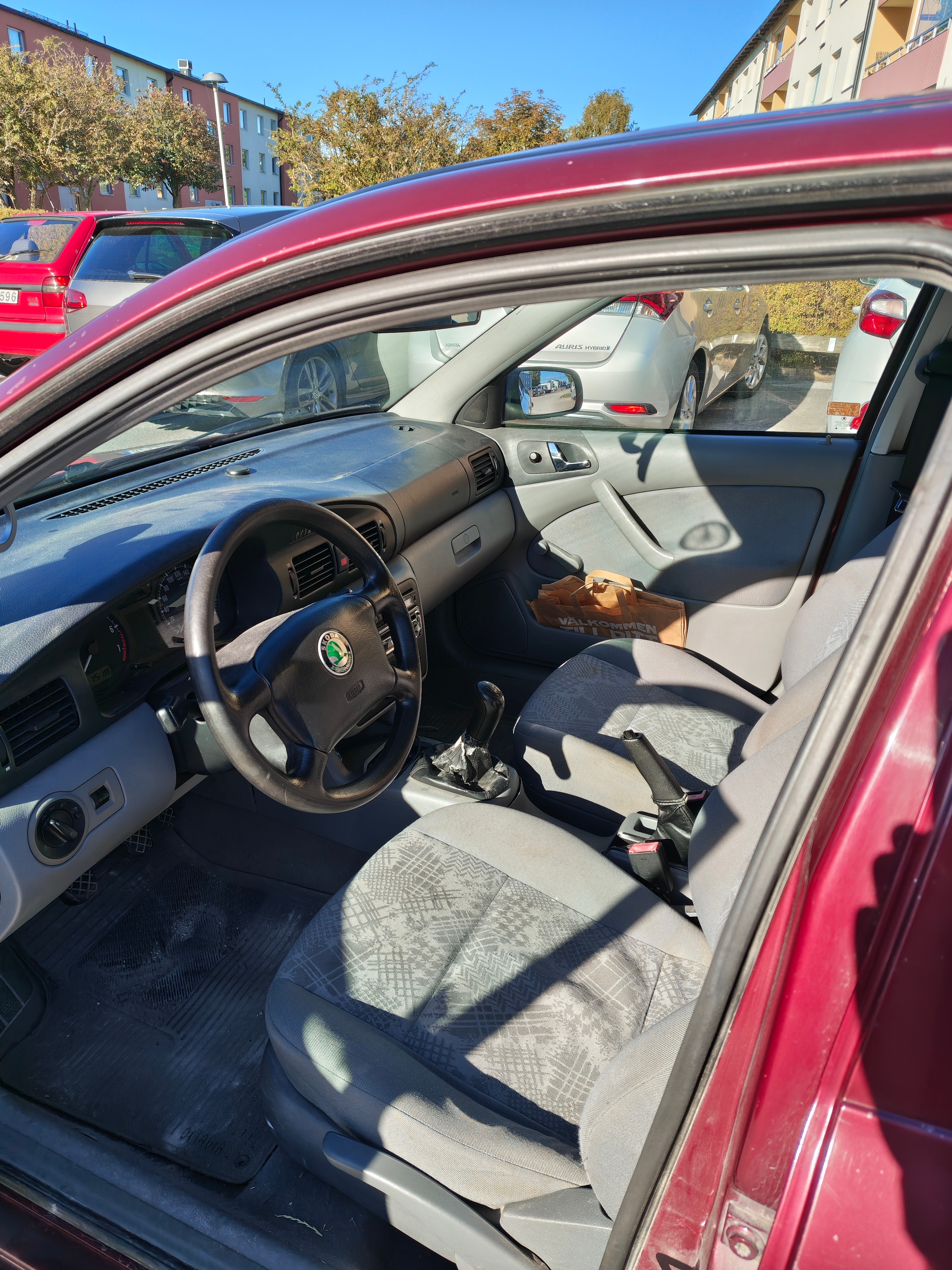 Skoda Octavia Kombi 1.6 Manuell 1999, bild 6/9