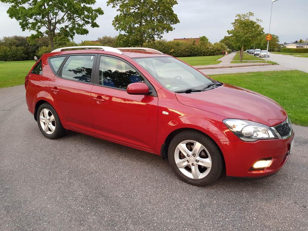 Kia Ceed _sw 1.6 CRDi Automatisk 2010, bild 2/6