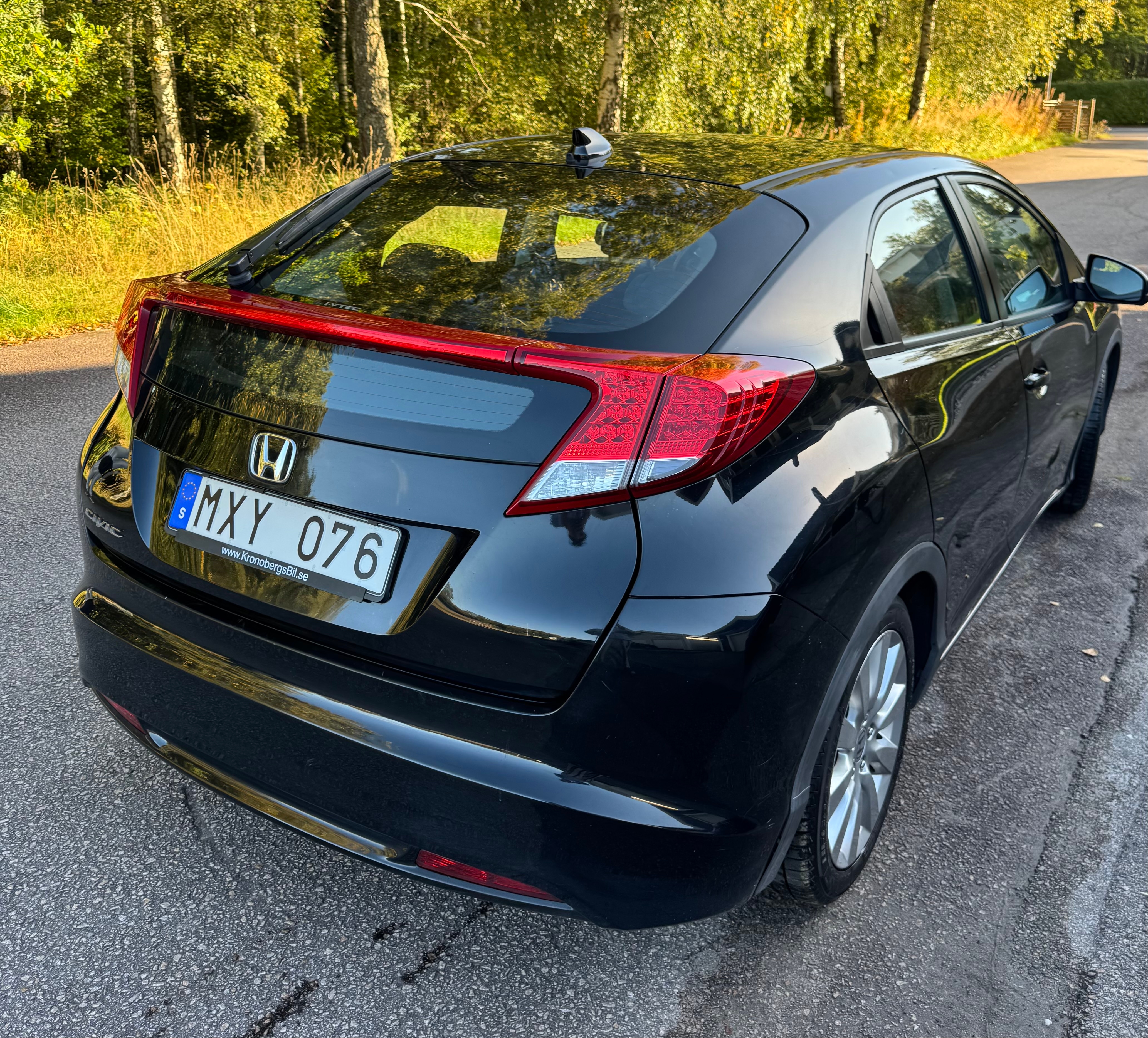 Honda Civic 1.8 i-VTEC Manuell 2012, bild 2/5