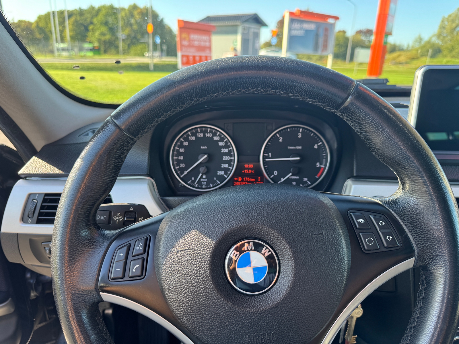 BMW 318 d Sedan Manuell 2010, kuva 3/7