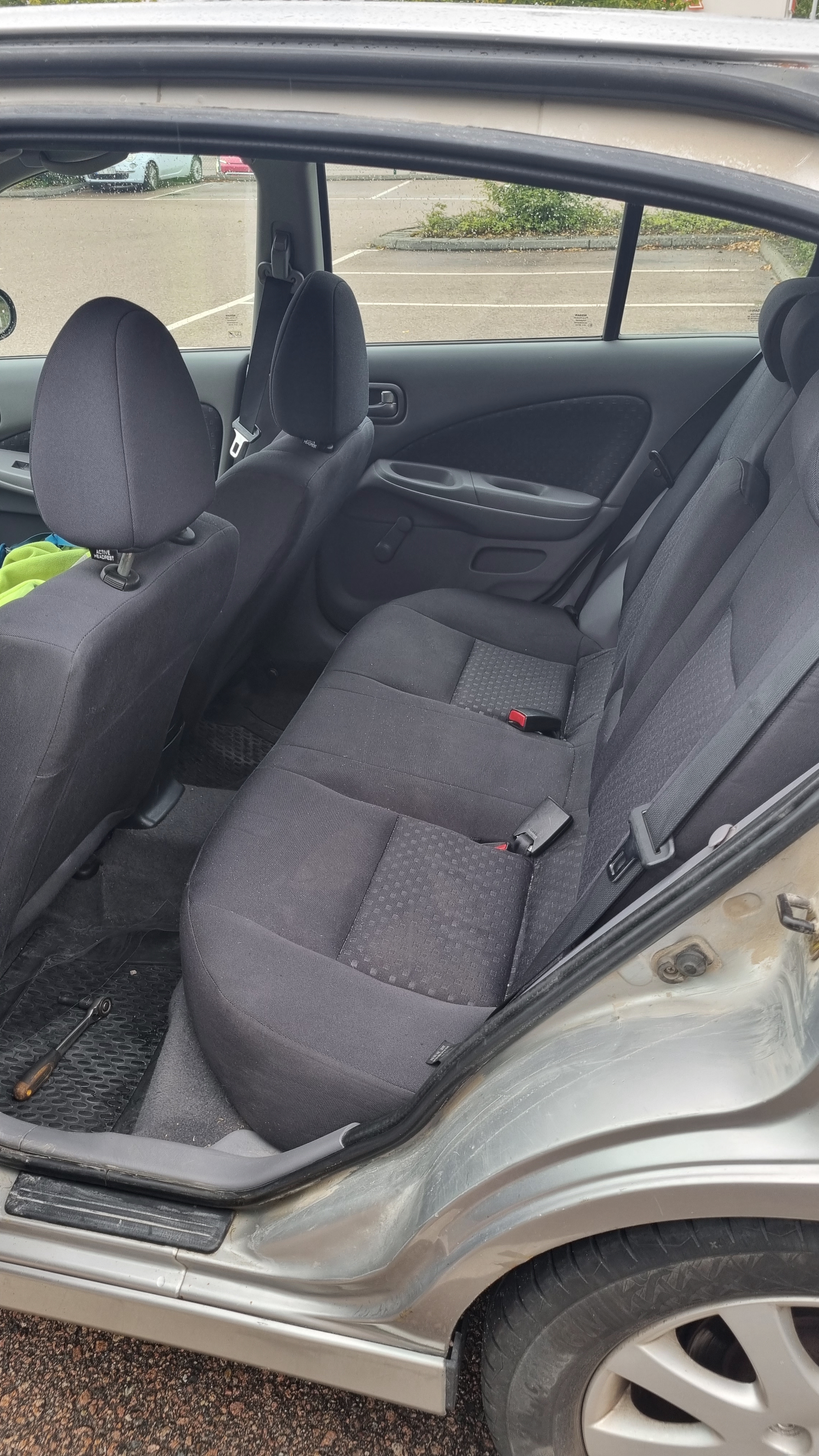 Nissan Almera 5-dörrar 1.8 Manuell 2002, bild 5/5