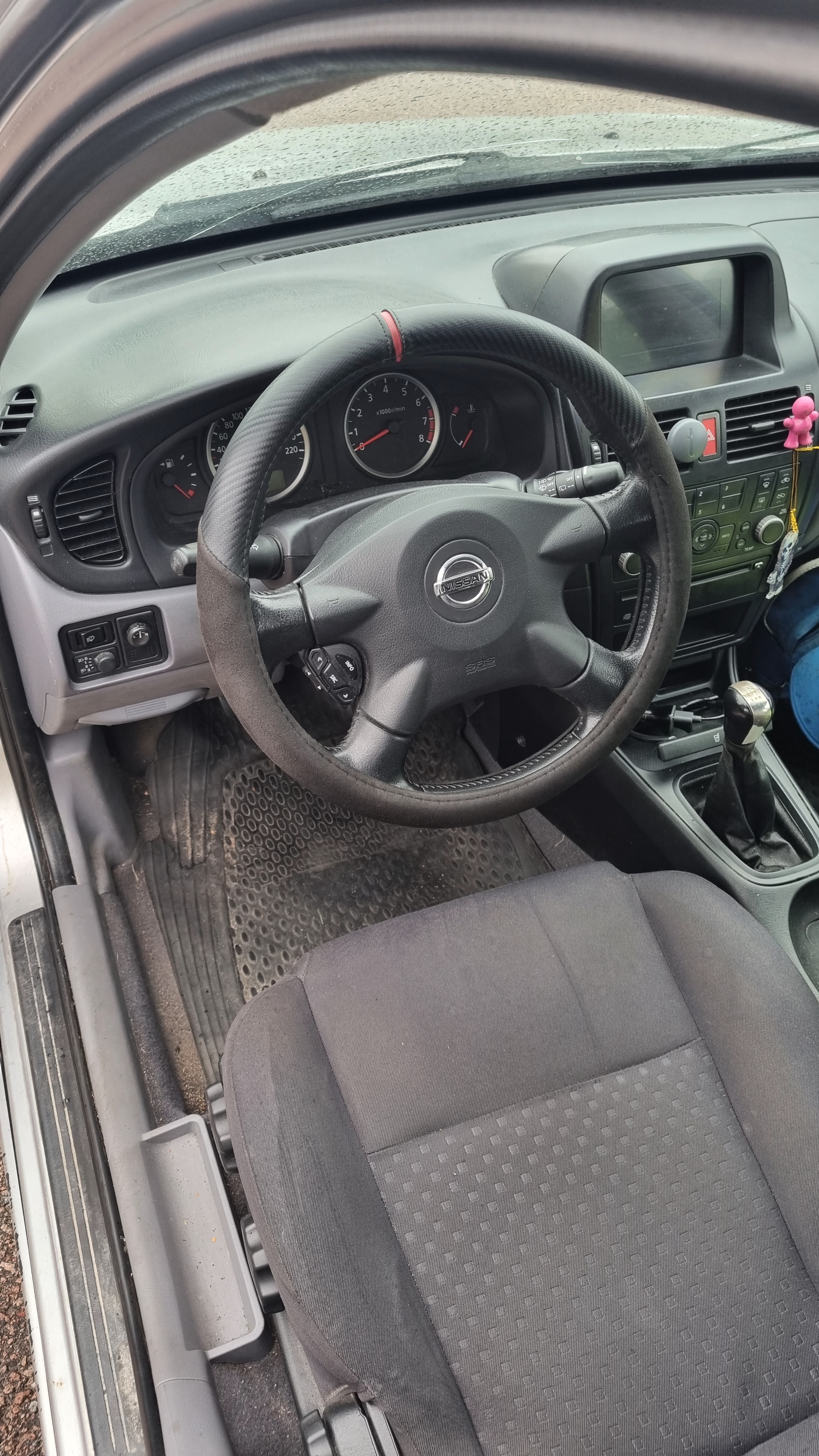 Nissan Almera 5-dörrar 1.8 Manuell 2002, bild 4/5
