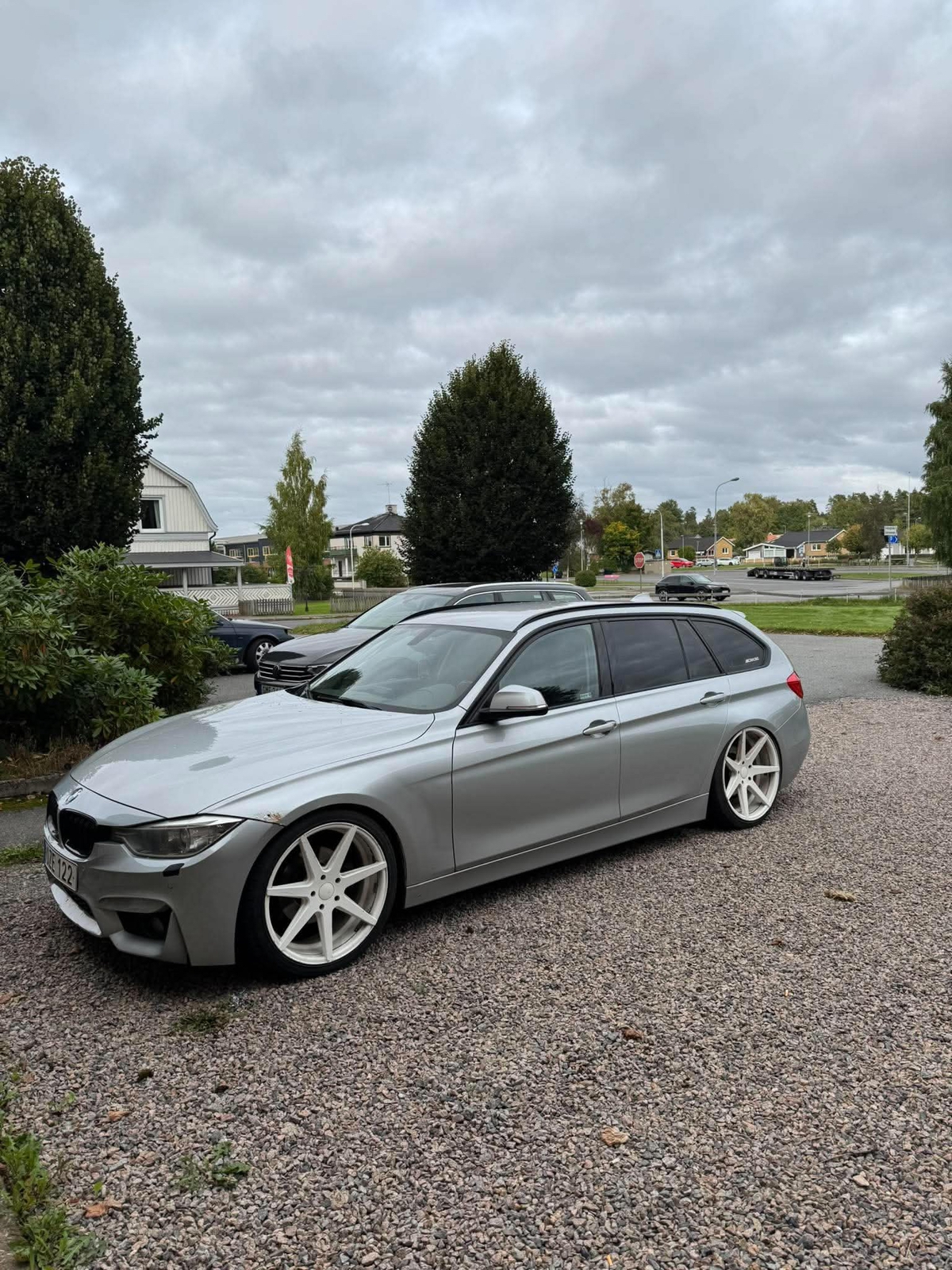 BMW 320 d xDrive Touring Steptronic 2014, bild 2/7
