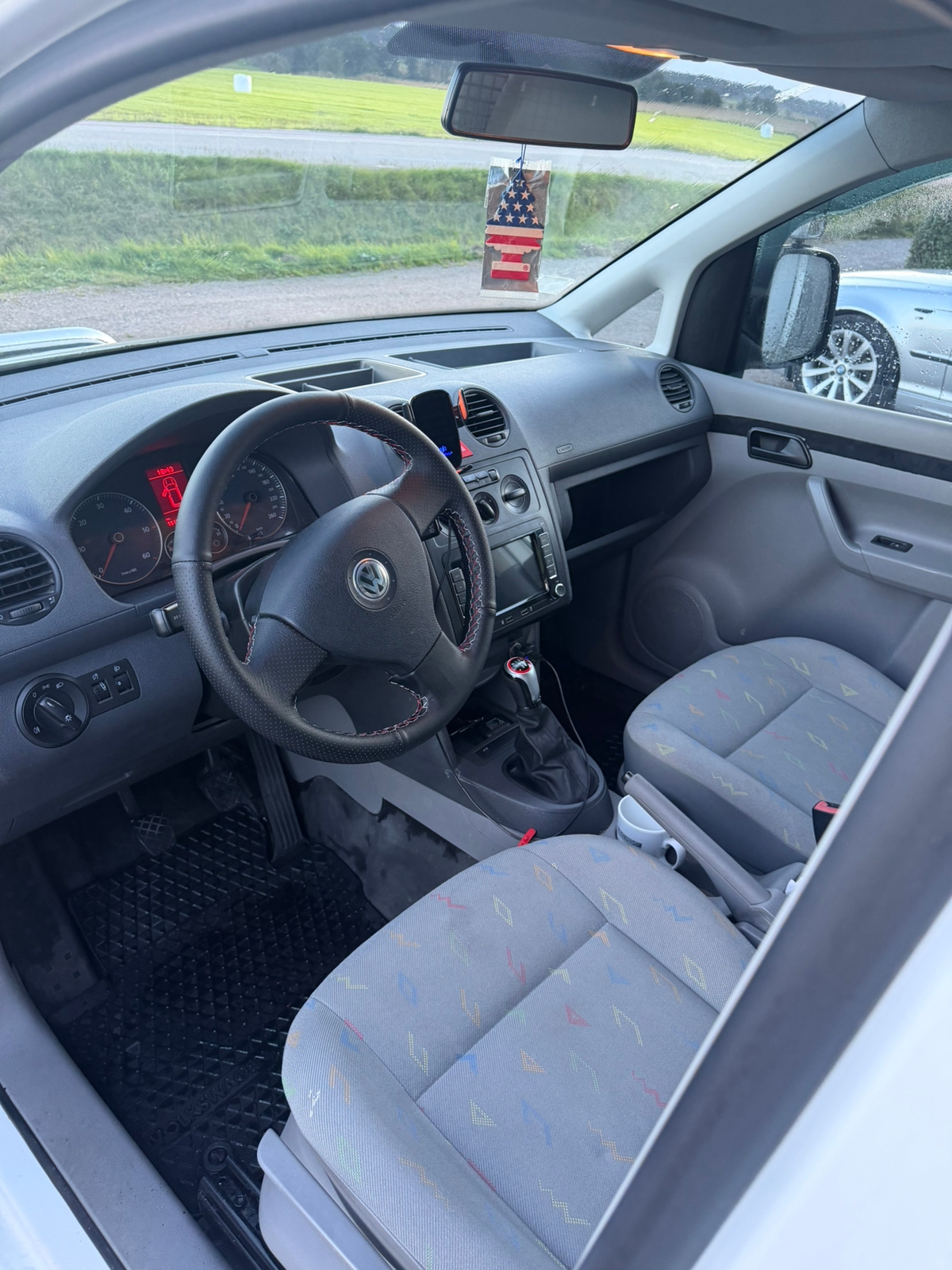 Volkswagen Caddy 2007, bild 2/6