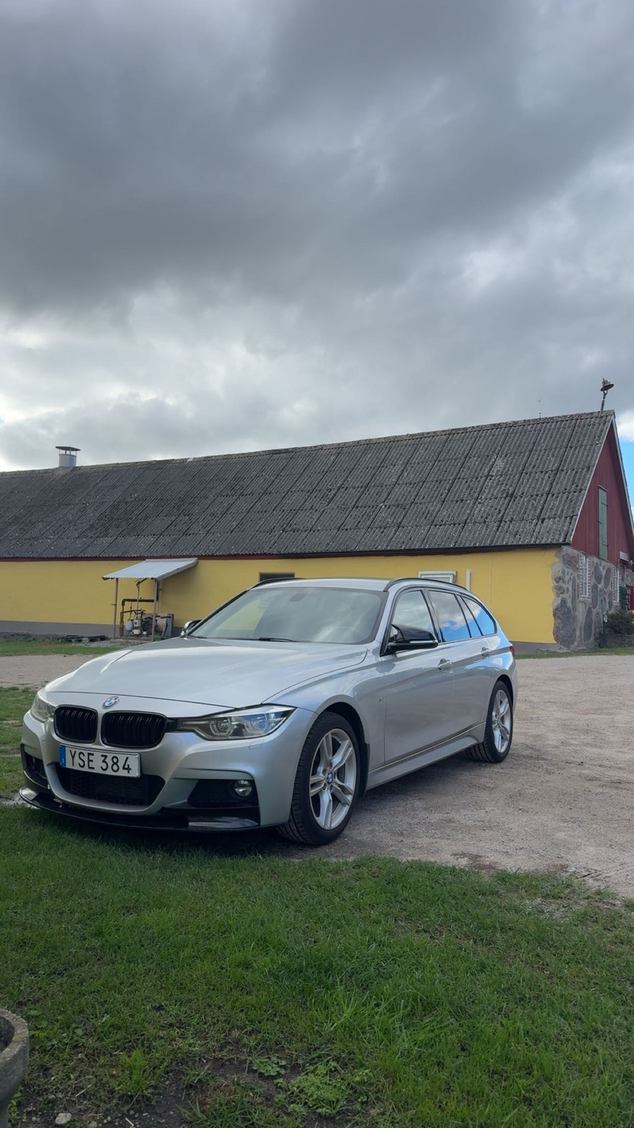 BMW 320 d xDrive Touring Steptronic 2019, bild 2/4