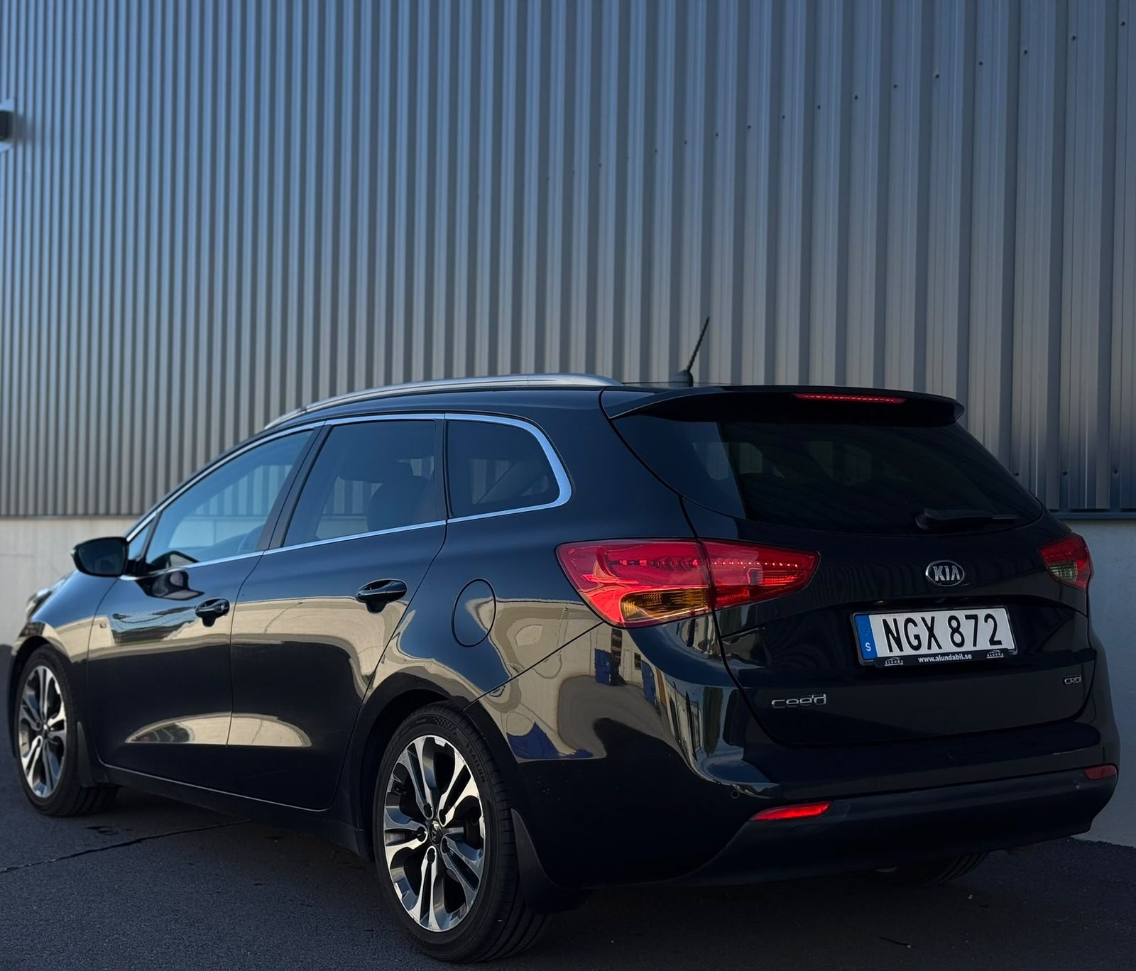 Kia Ceed 1.6 CRDi Automatisk 2014, bild 2/5