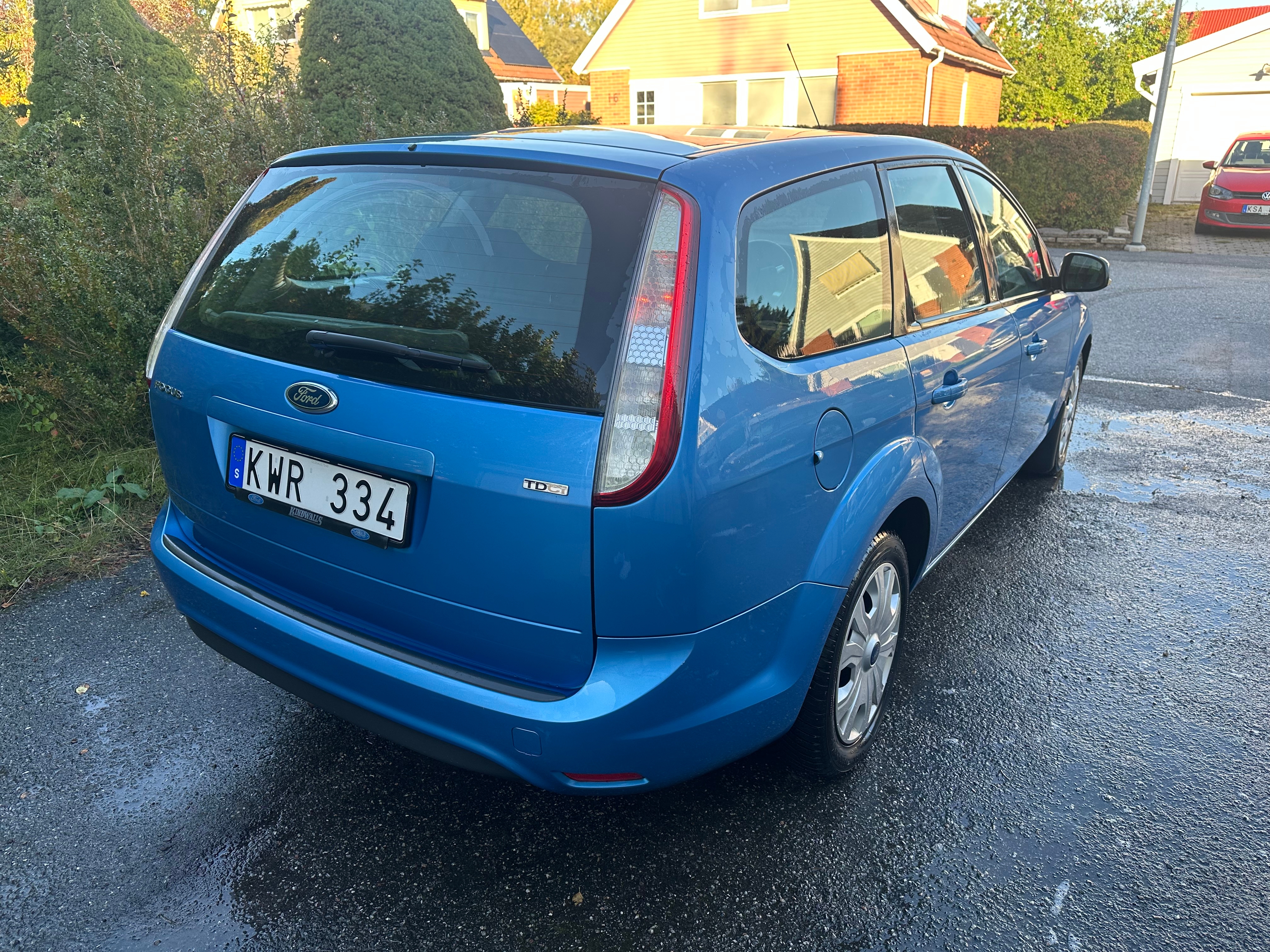 Ford Focus Kombi 1.6 TDCi Manuell 2011, bild 6/6