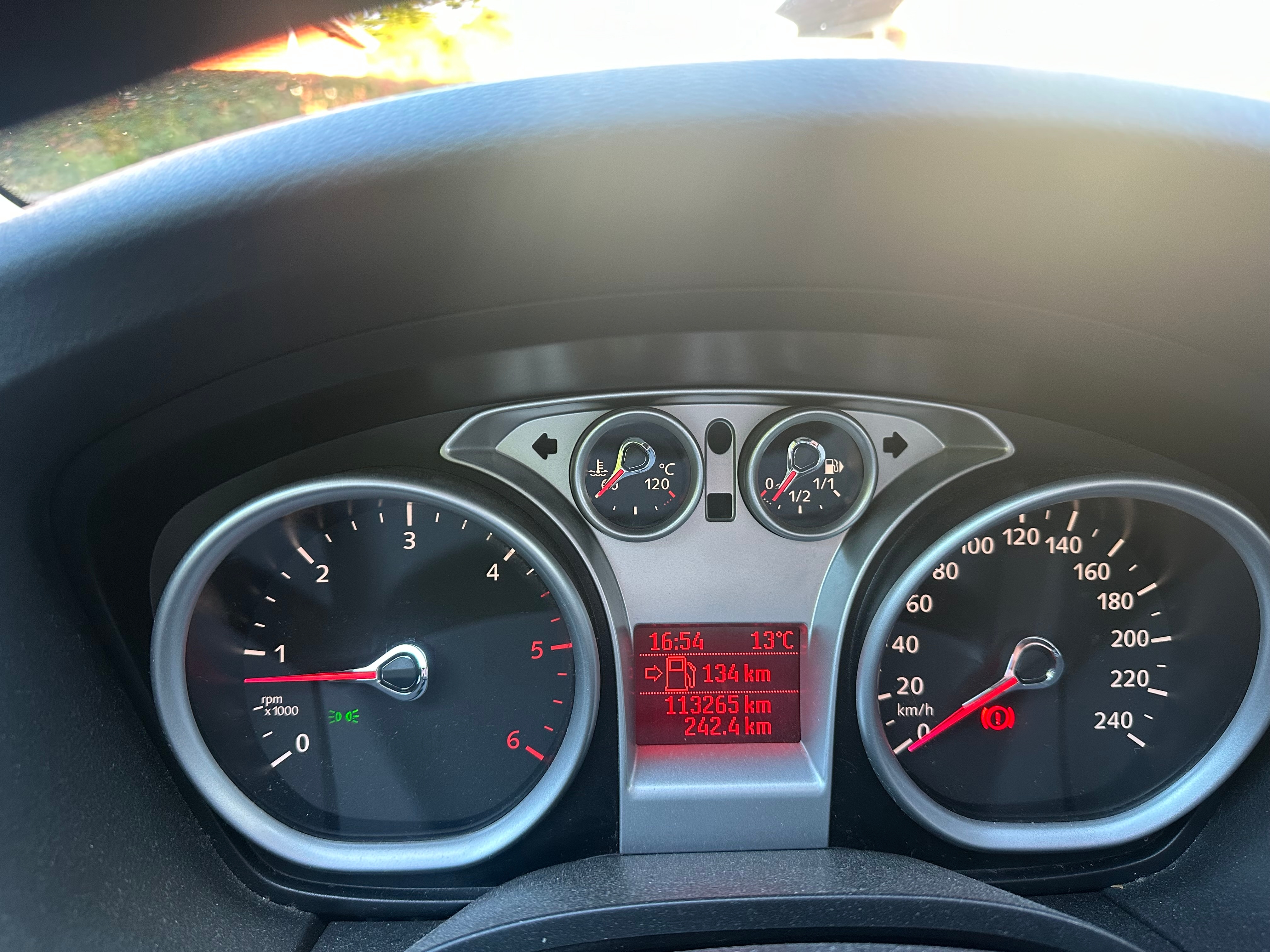 Ford Focus Kombi 1.6 TDCi Manuell 2011, bild 3/6