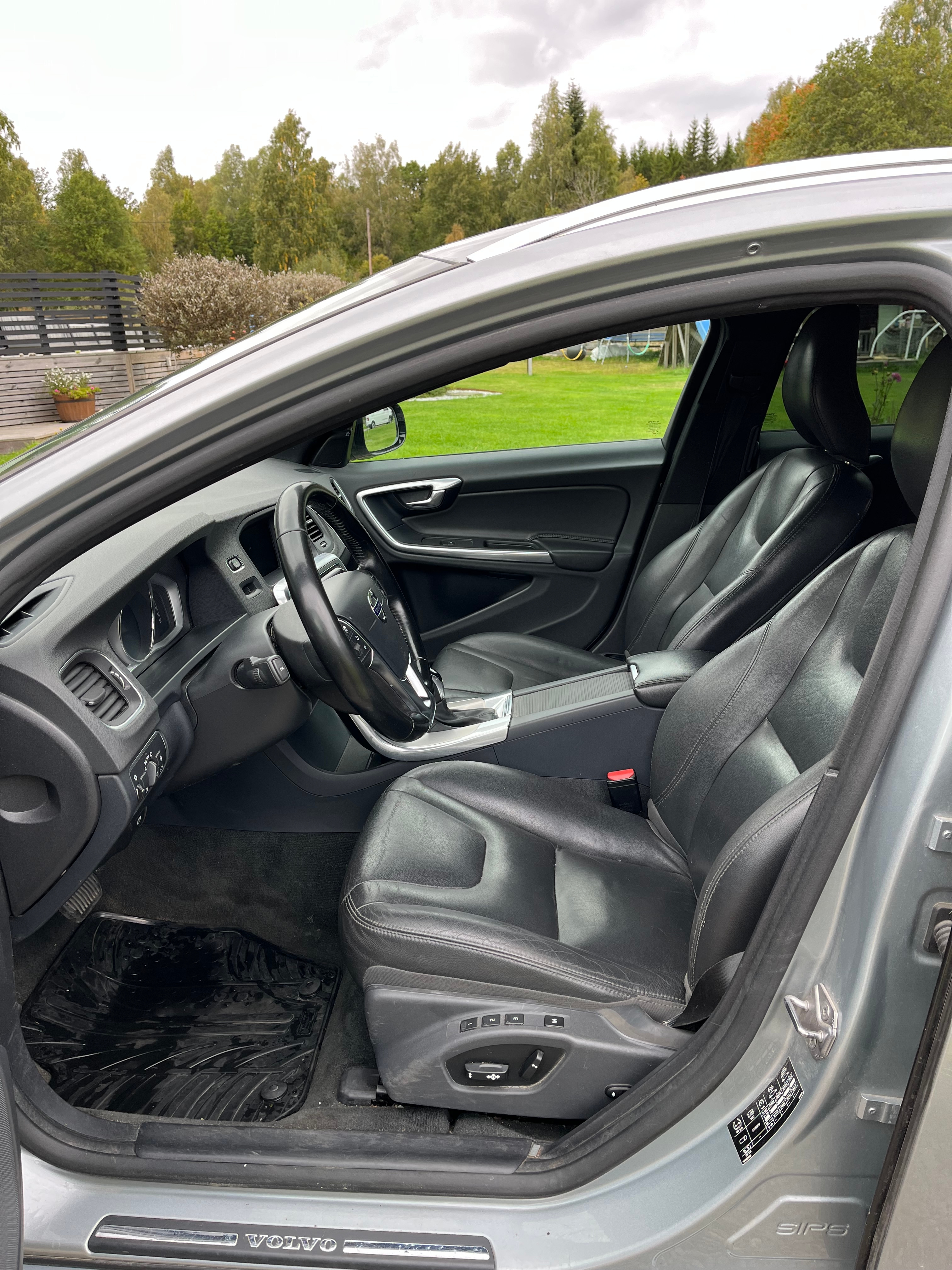 Volvo V60 Cross Country D4 Geartronic 2017, bild 3/10