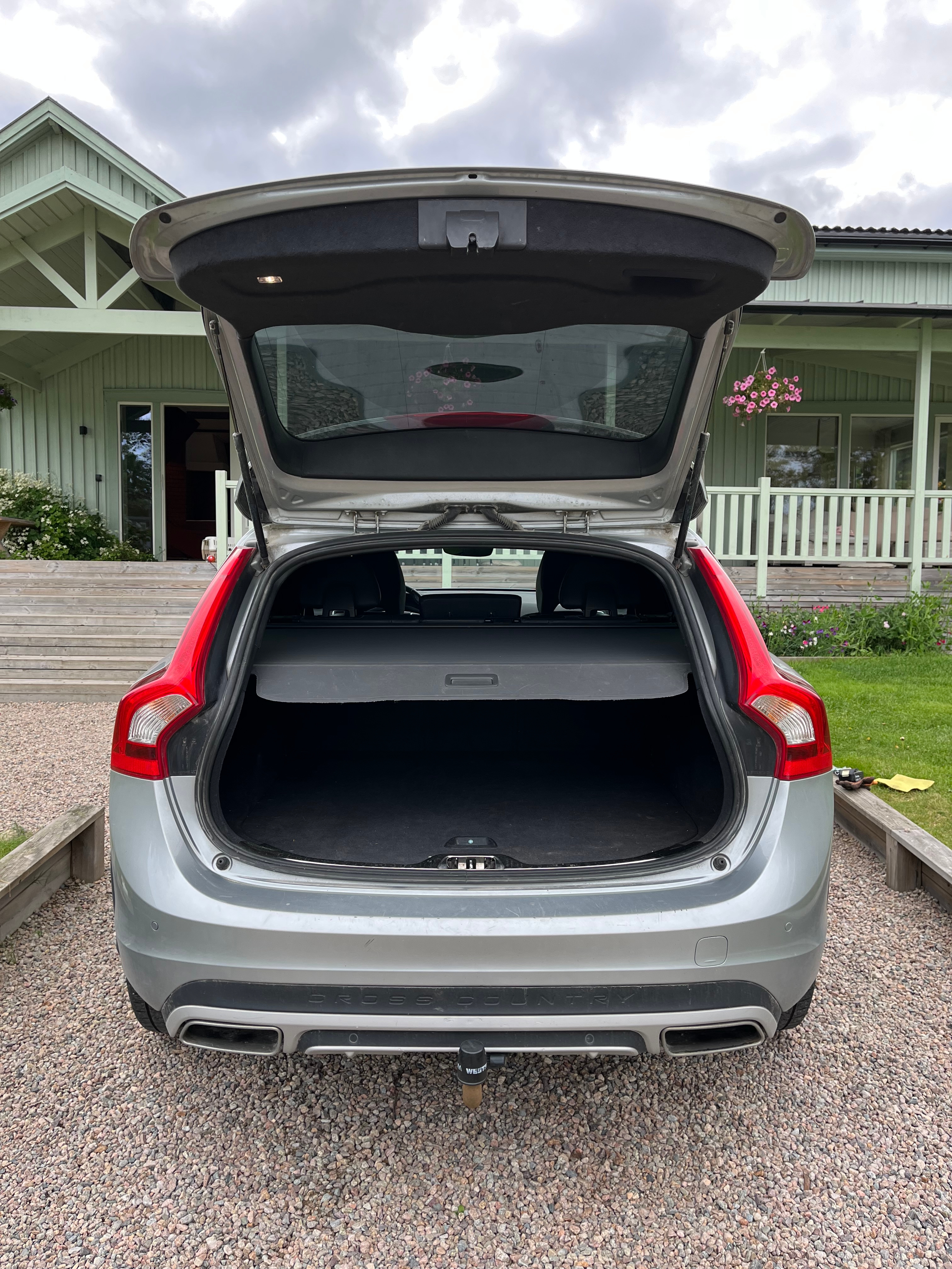 Volvo V60 Cross Country D4 Geartronic 2017, bild 2/10