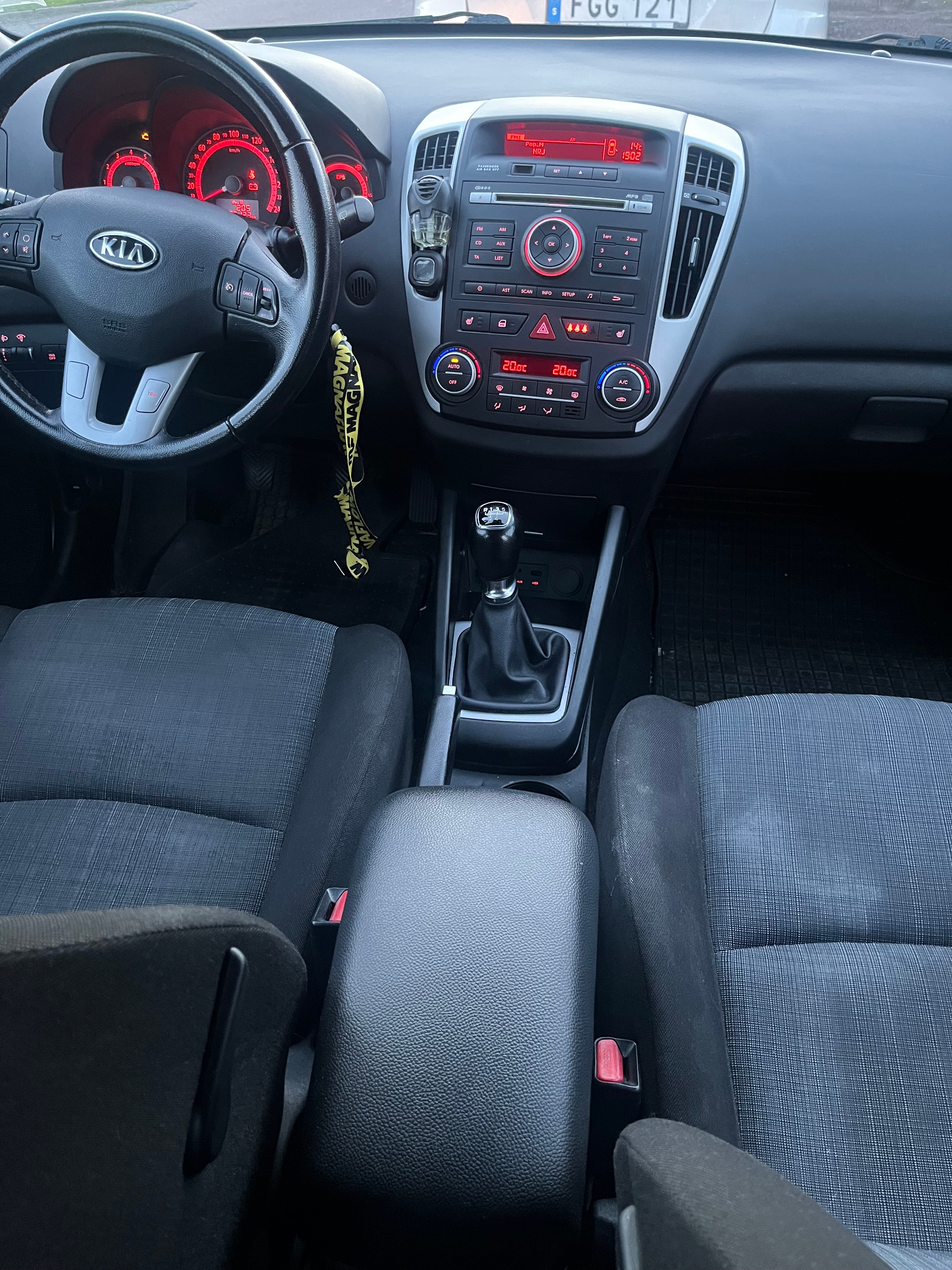 Kia Ceed 1.6 CVVT Manuell 2010, bild 6/6
