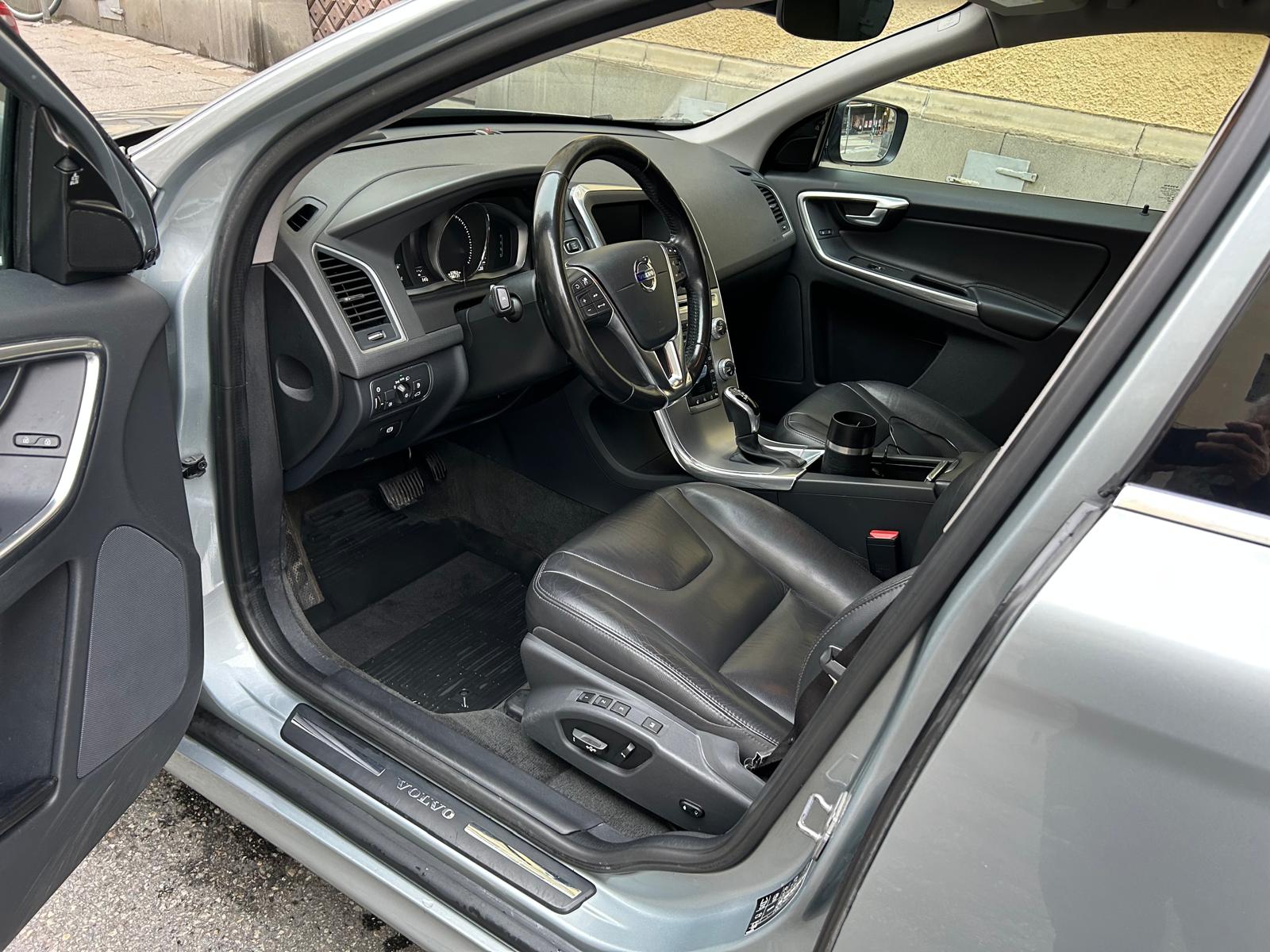 Volvo XC60 D4 Geartronic 2017, bild 3/5