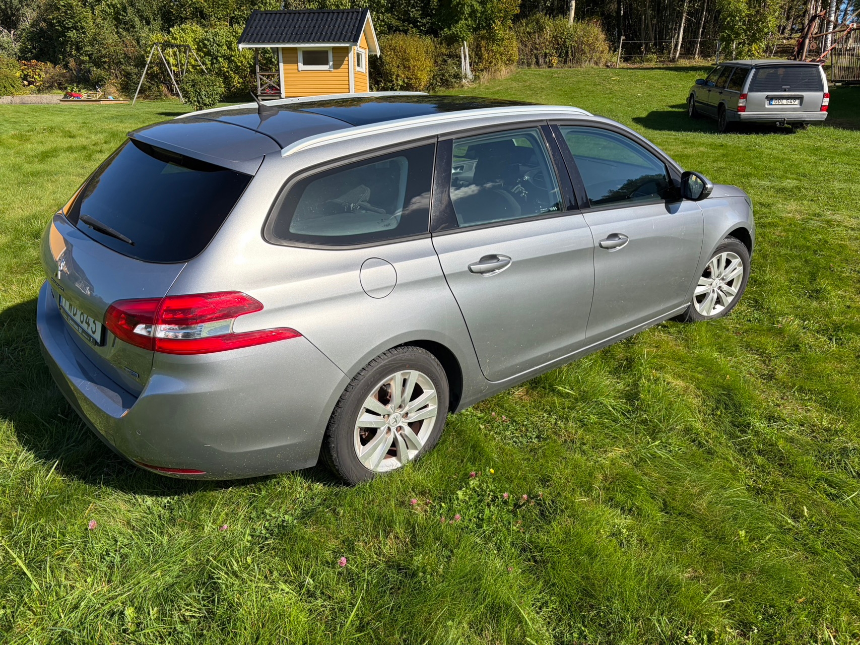Peugeot 308 SW 1.6 BlueHDi 120 8v EAT 2015, bild 2/2