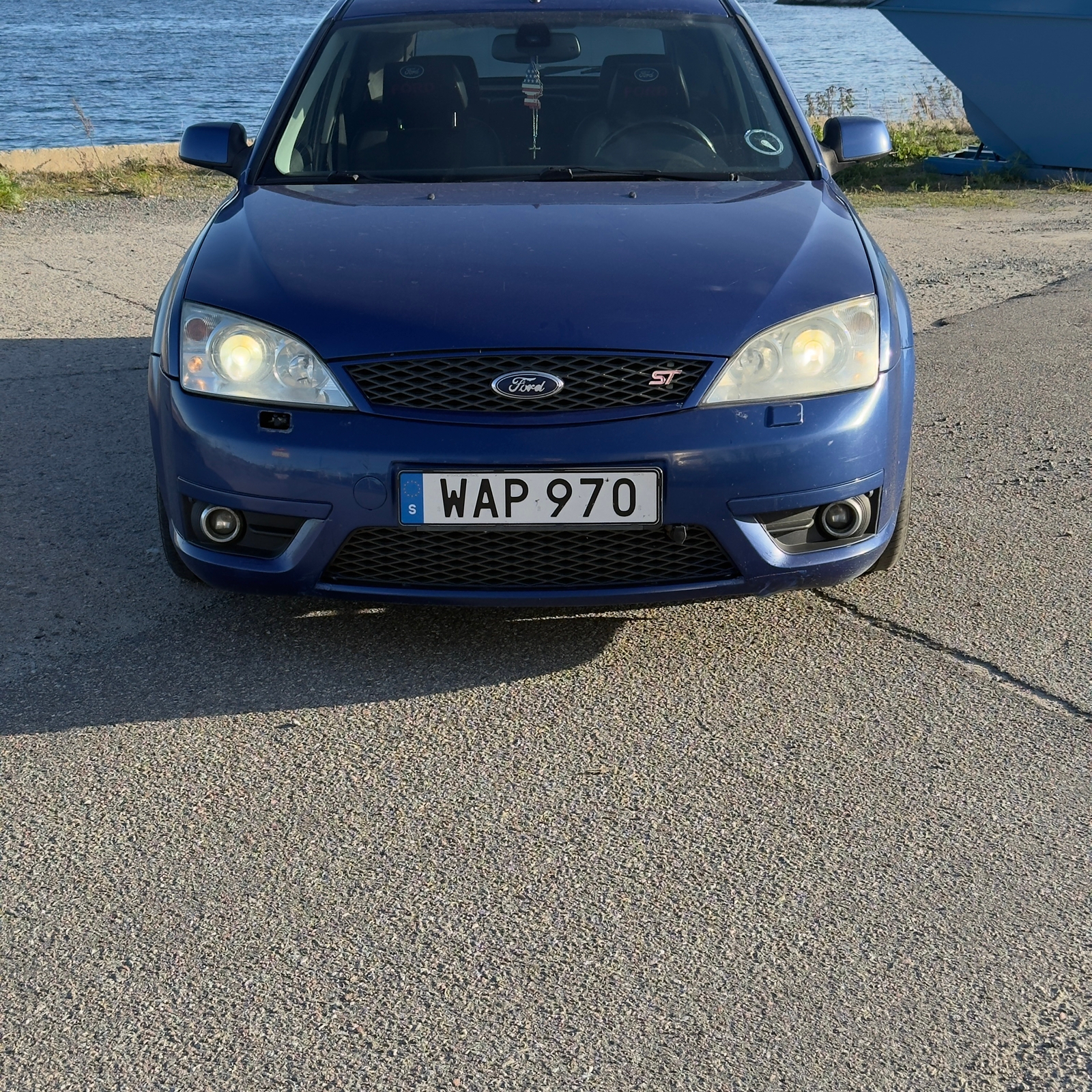 Ford Mondeo ST220 Halvkombi Manuell 2004, bild 2/6