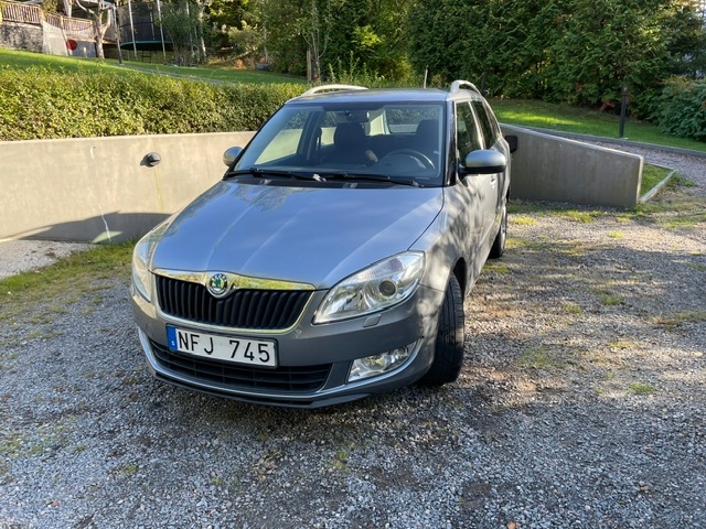 Skoda Fabia Kombi 1.2 TSI Manuell 2013, bild 2/7