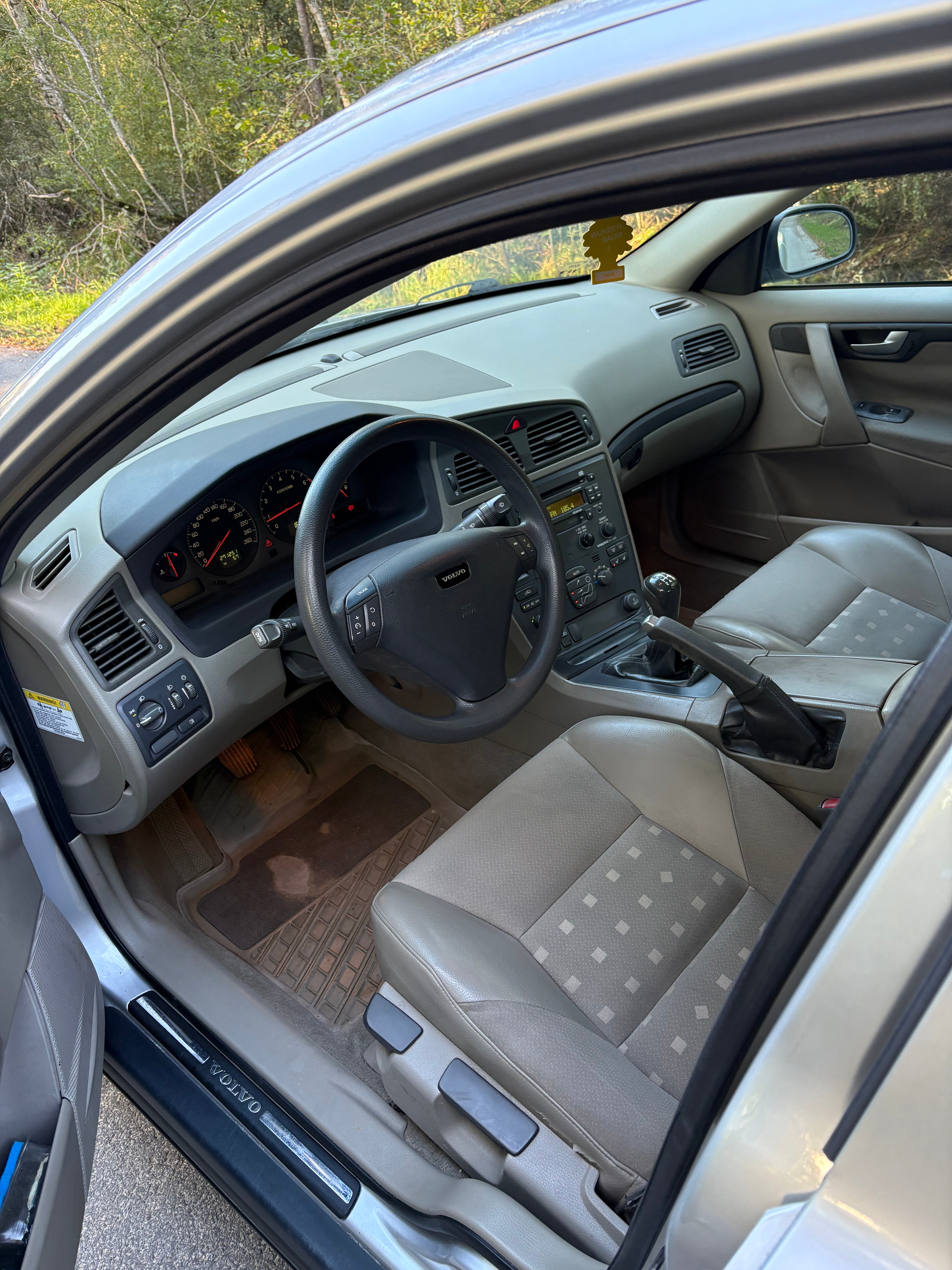 Volvo S60 2.4 Manuell 2002, bild 5/9
