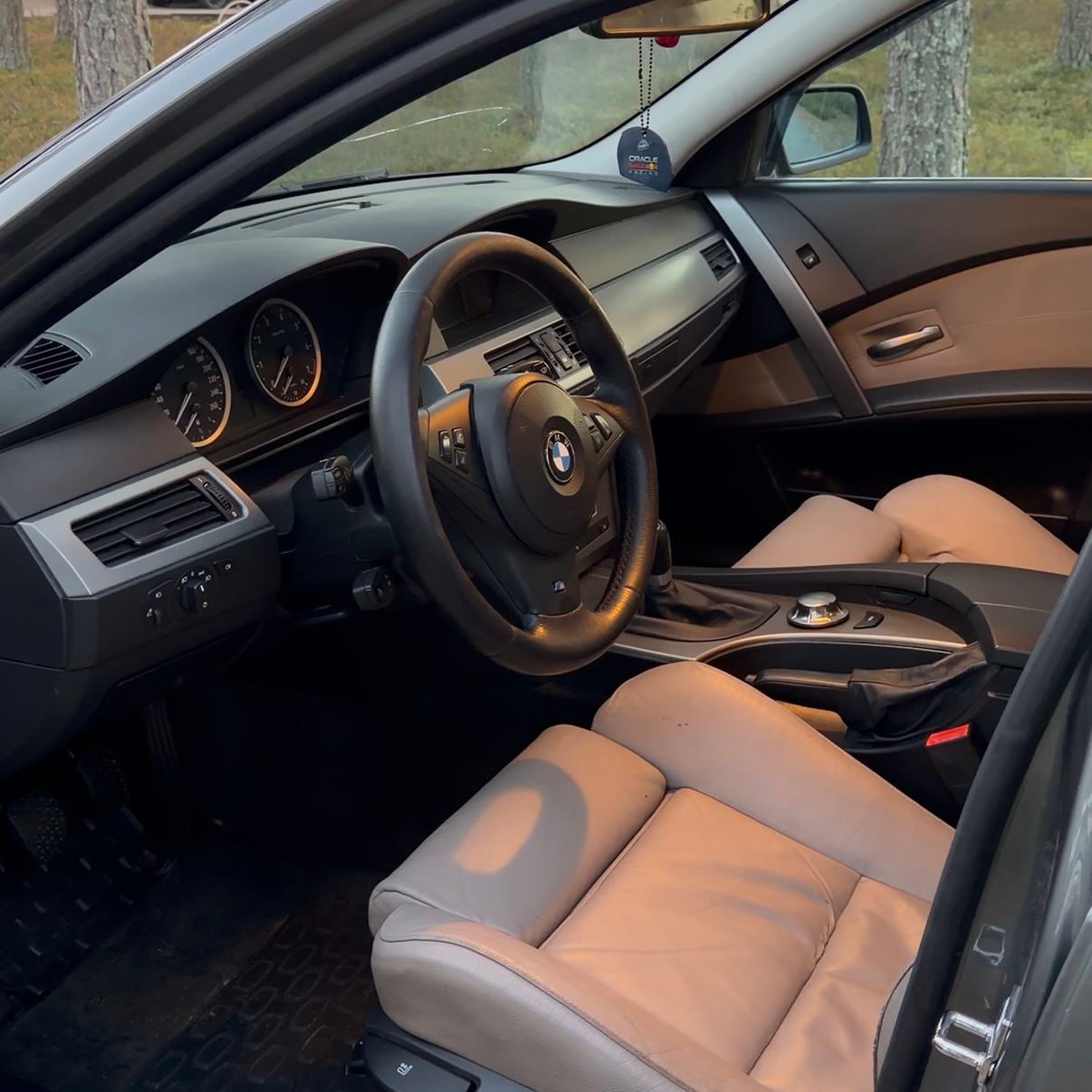 BMW 523 i Touring Manuell 2006, bild 7/10