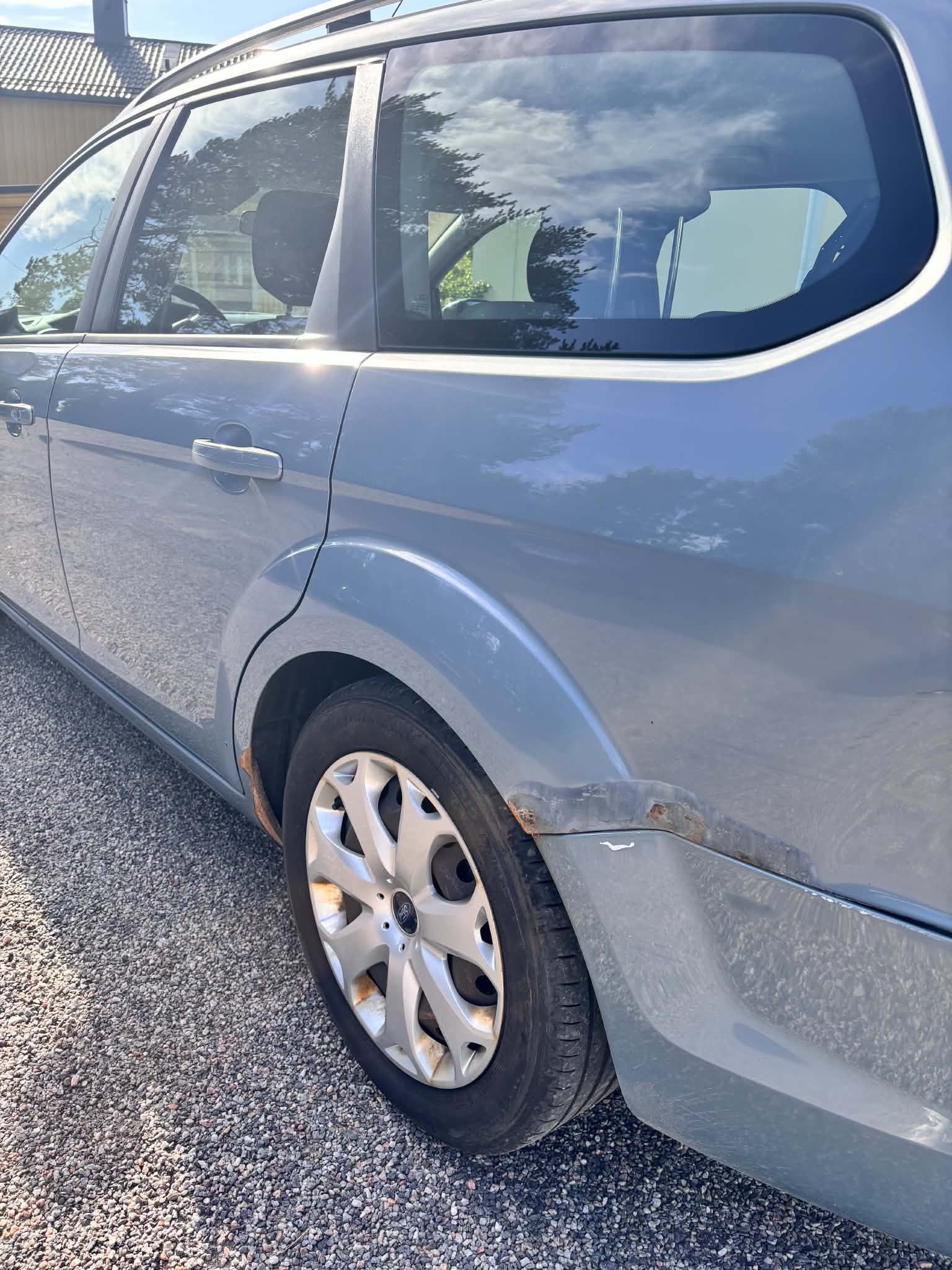 Ford Focus Kombi 1.8 Flexifuel Manuell 2008, bild 6/8