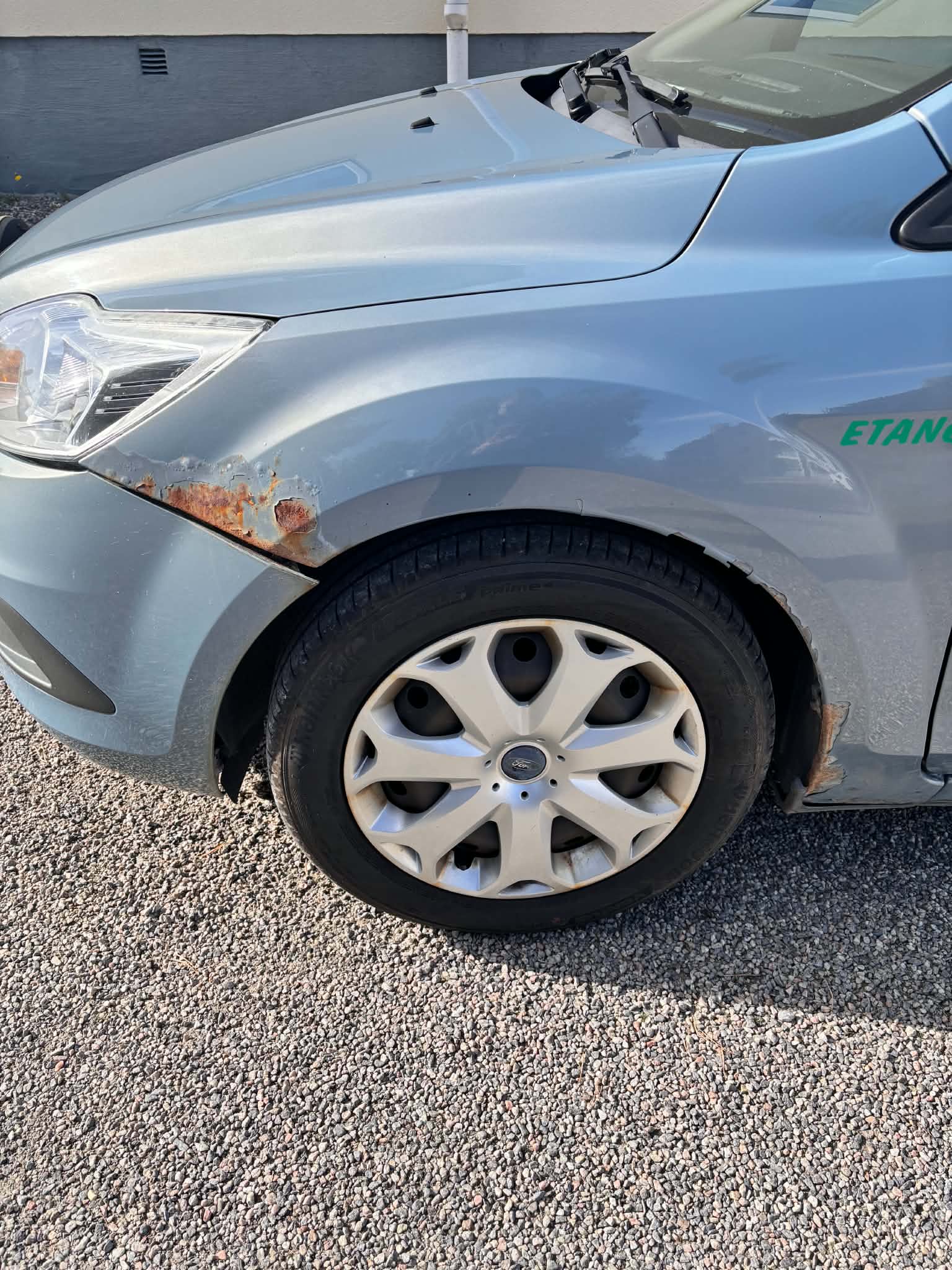 Ford Focus Kombi 1.8 Flexifuel Manuell 2008, bild 2/8