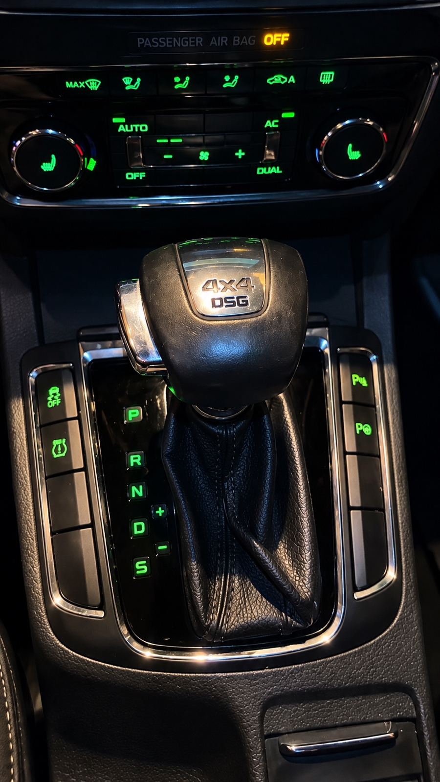 Skoda Superb 2010, photo 3/4