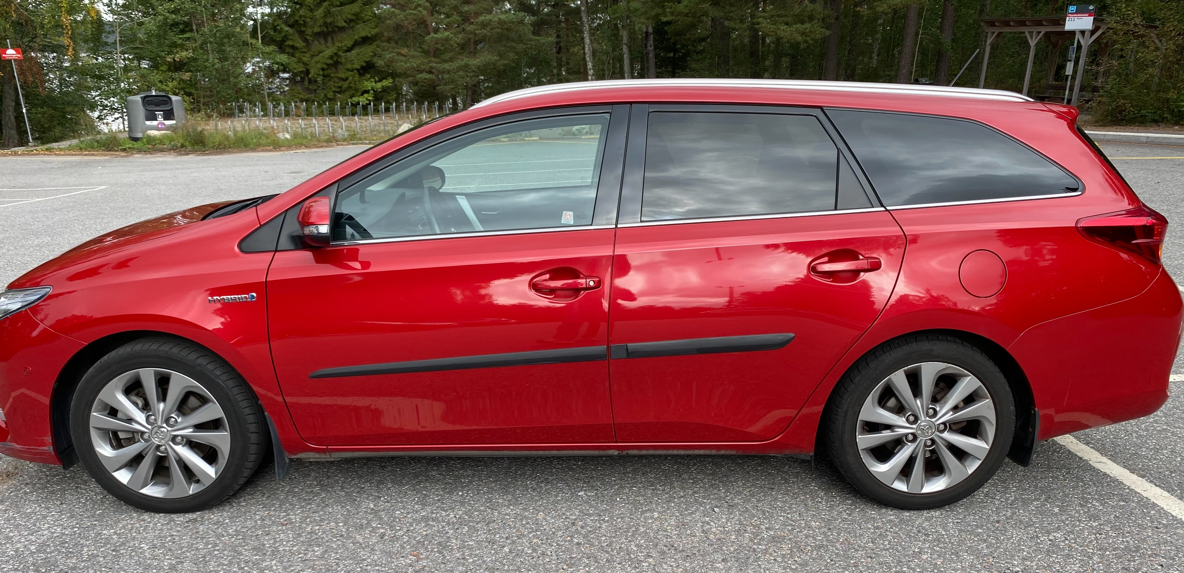 Toyota Auris Hybrid 1.8 Executive 2014, photo 3/10