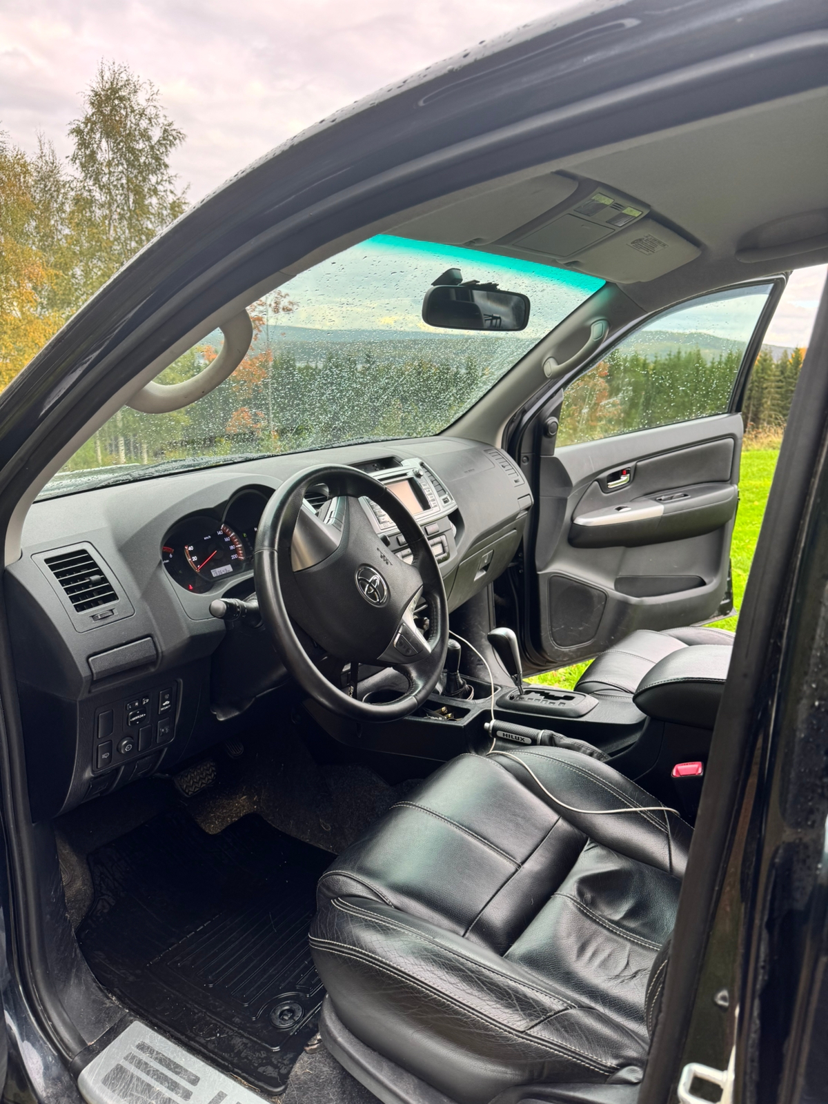 Toyota HiLux 2015, bild 5/6