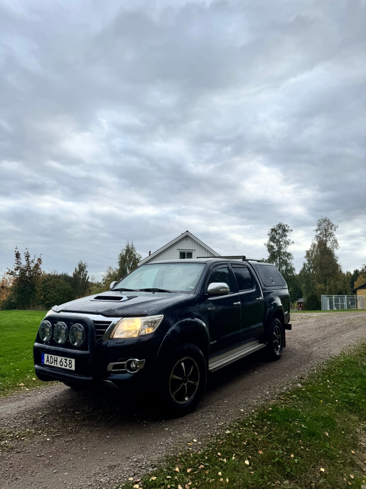 Toyota HiLux 2015, bild 2/6