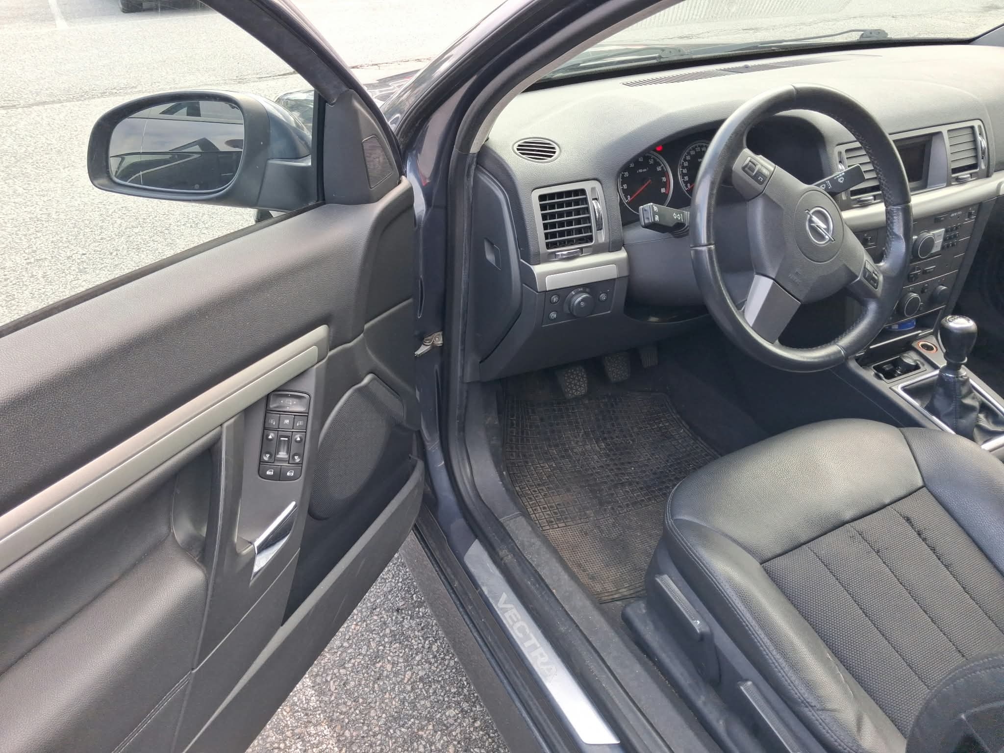 Opel Vectra Caravan 2.0 Turbo Manuell 2008, bild 5/8
