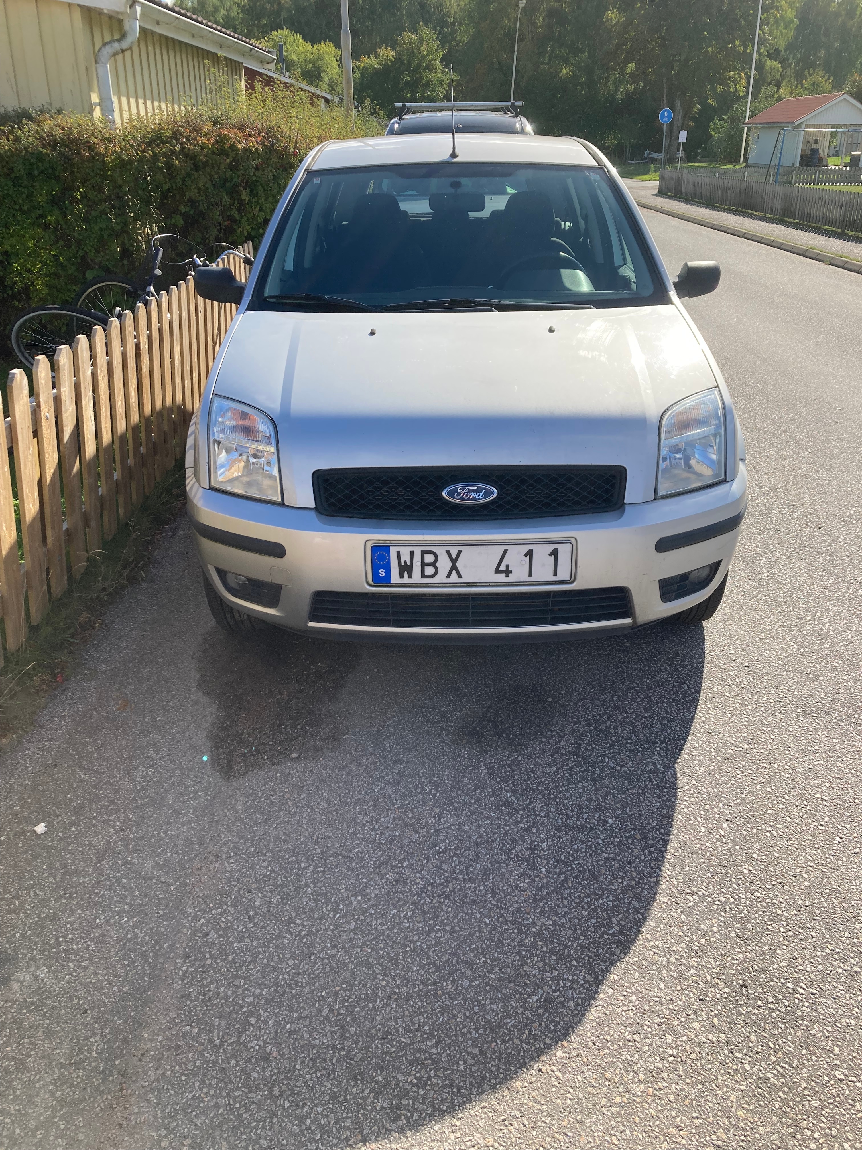 Ford Fusion 1.4 Manuell 2004, bild 2/2