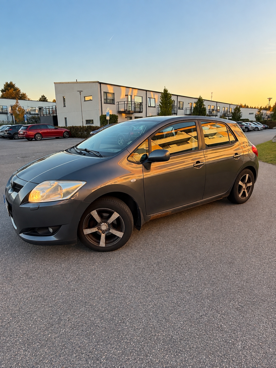 Toyota Auris 2007, bild 2/5