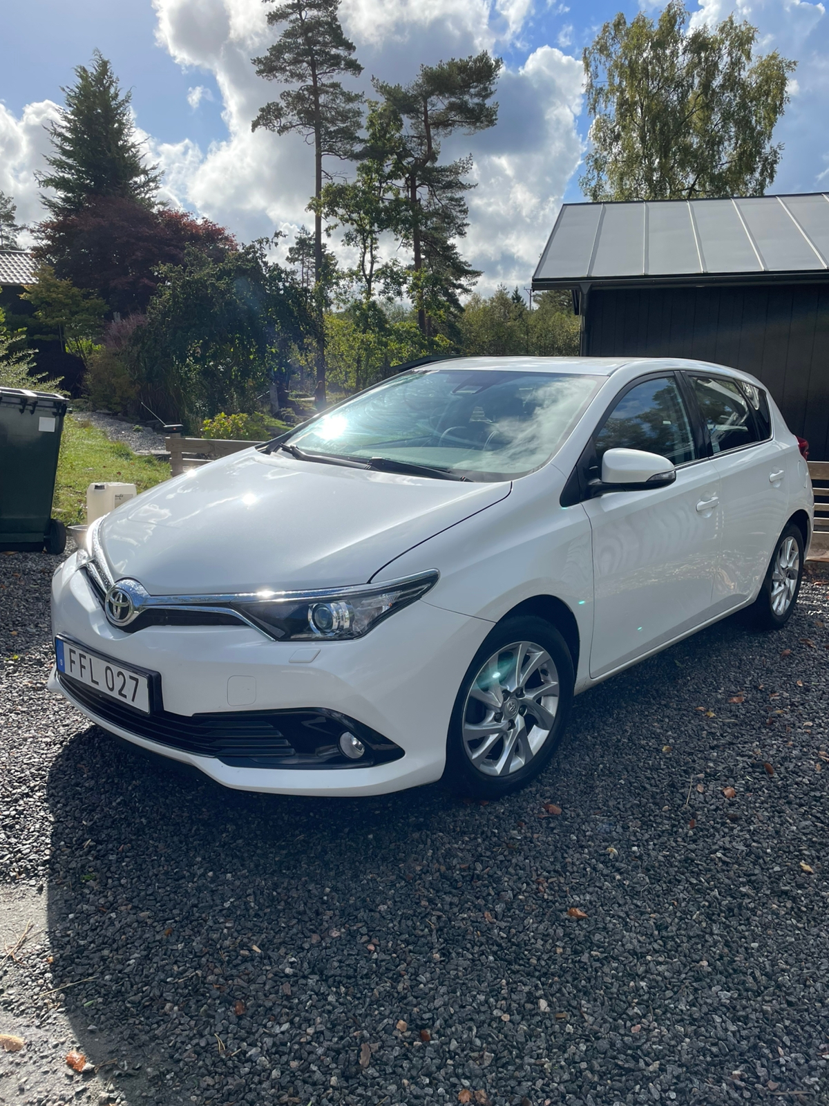 Toyota Auris 1.2 Turbo Manuell 2015, bild 2/2