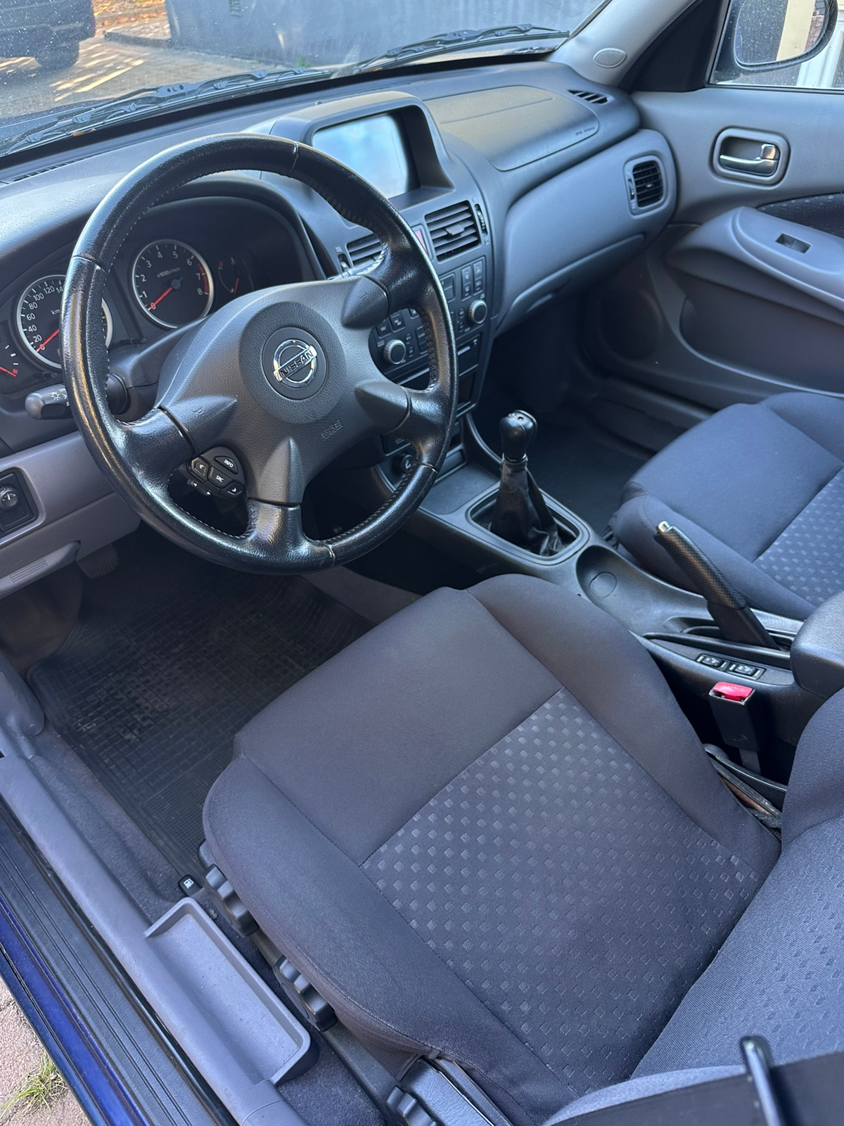 Nissan Almera 5-dörrar 1.8 Manuell 2002, bild 7/8