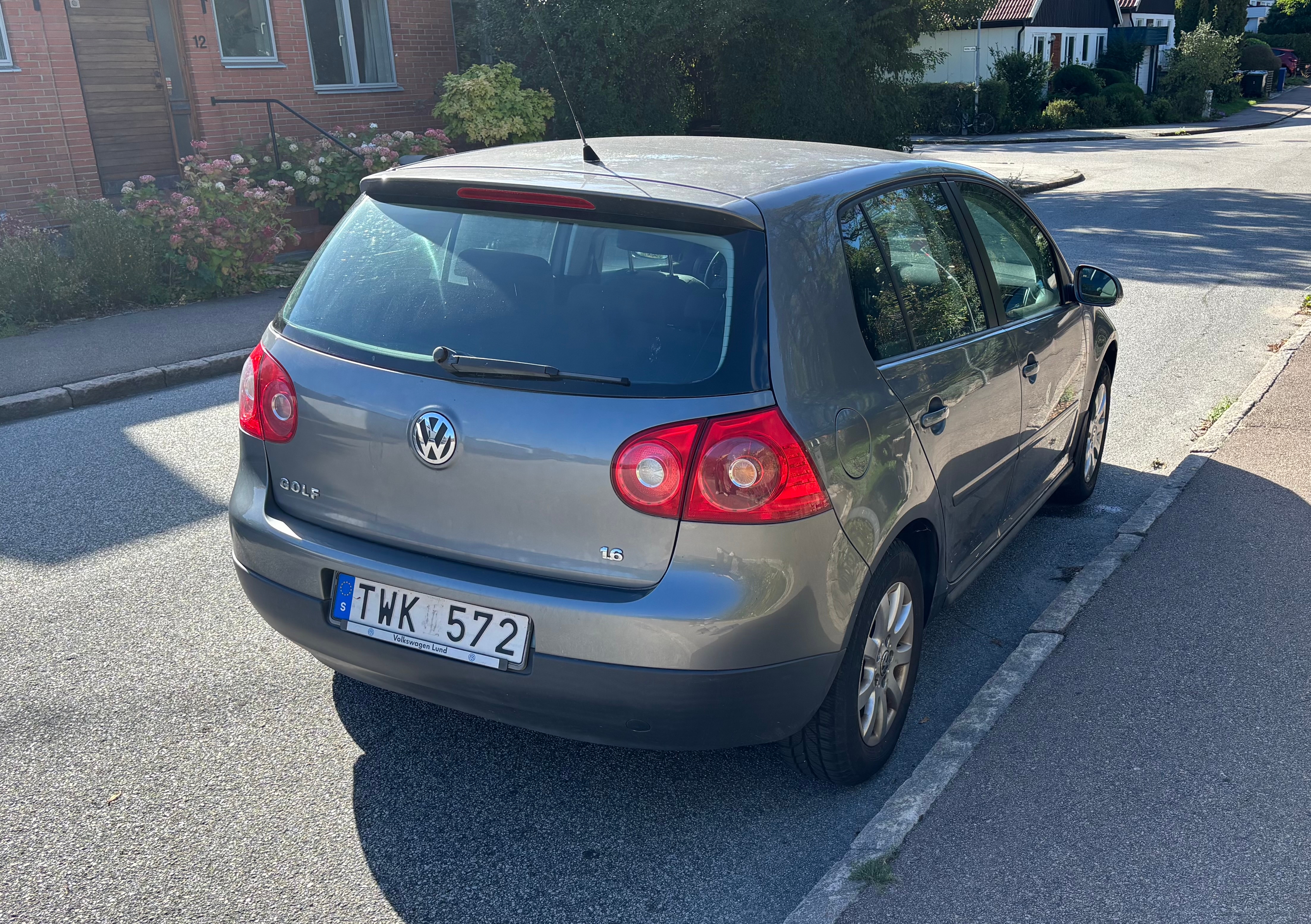 Volkswagen Golf V 5-dörrar 1.6 Manuell 2008, kuva 4/8