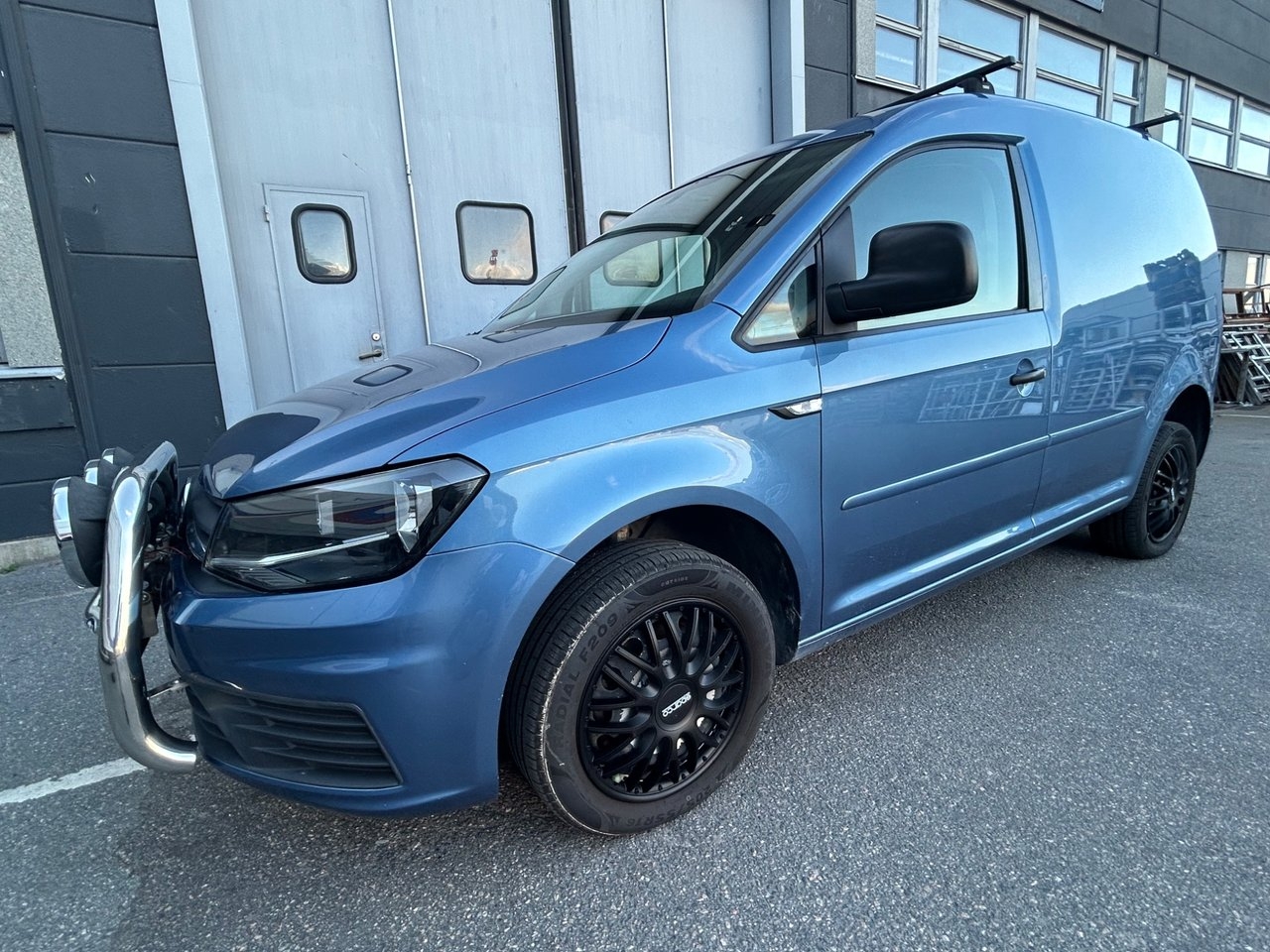 Volkswagen Caddy Maxi 2016, photo 2/10