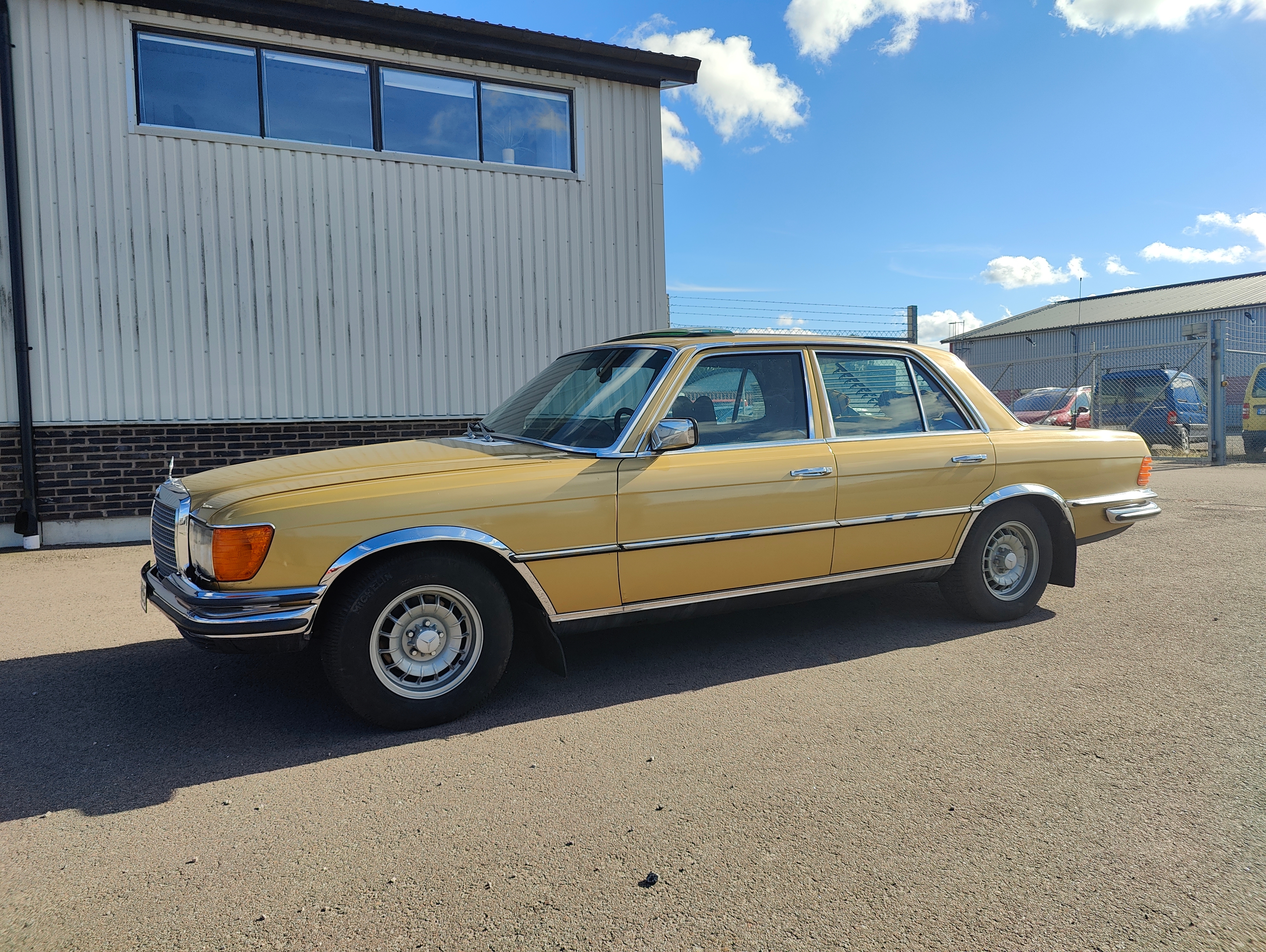 Mercedes-Benz 280