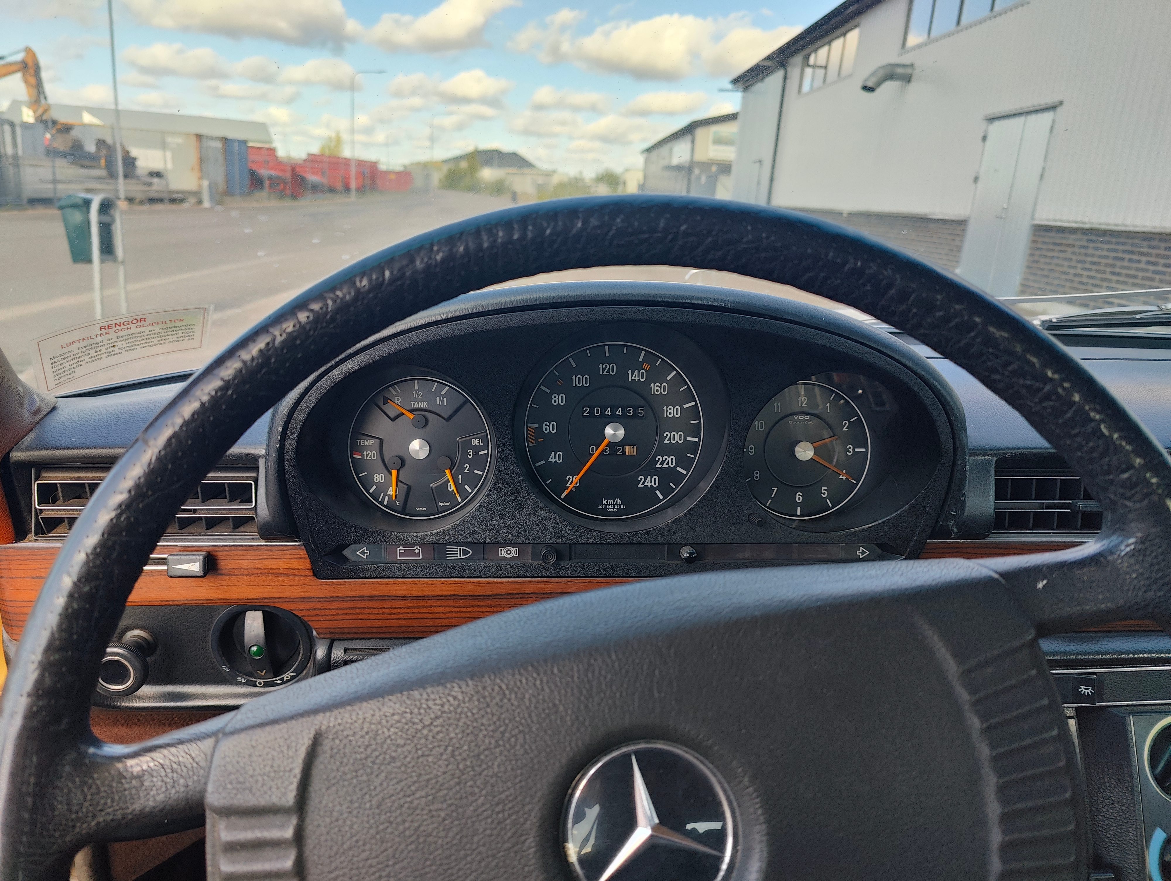 Mercedes-Benz 280 1975, kuva 4/9