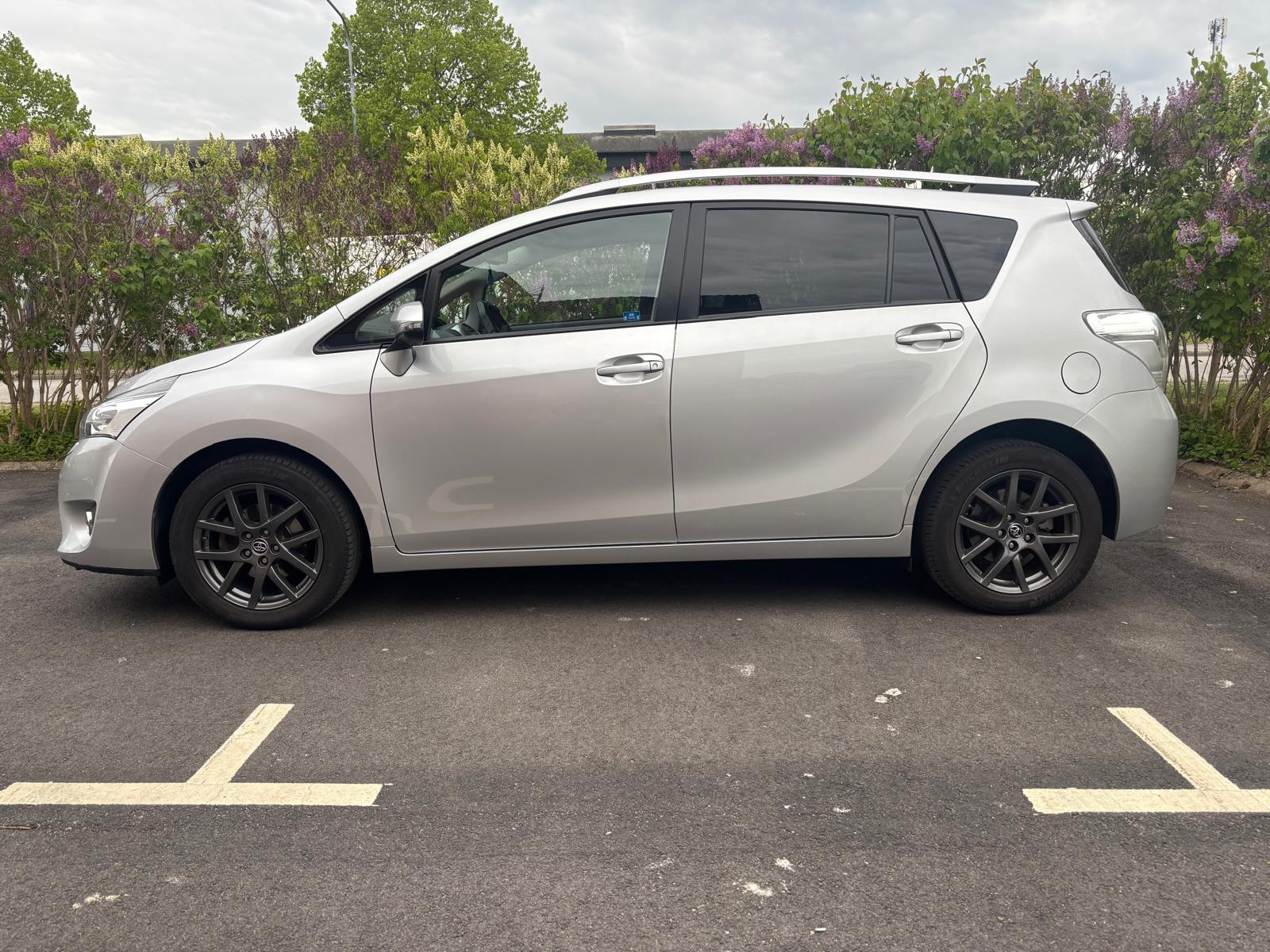 Toyota Verso 1.8 Valvematic Manuell 2016, bild 2/7