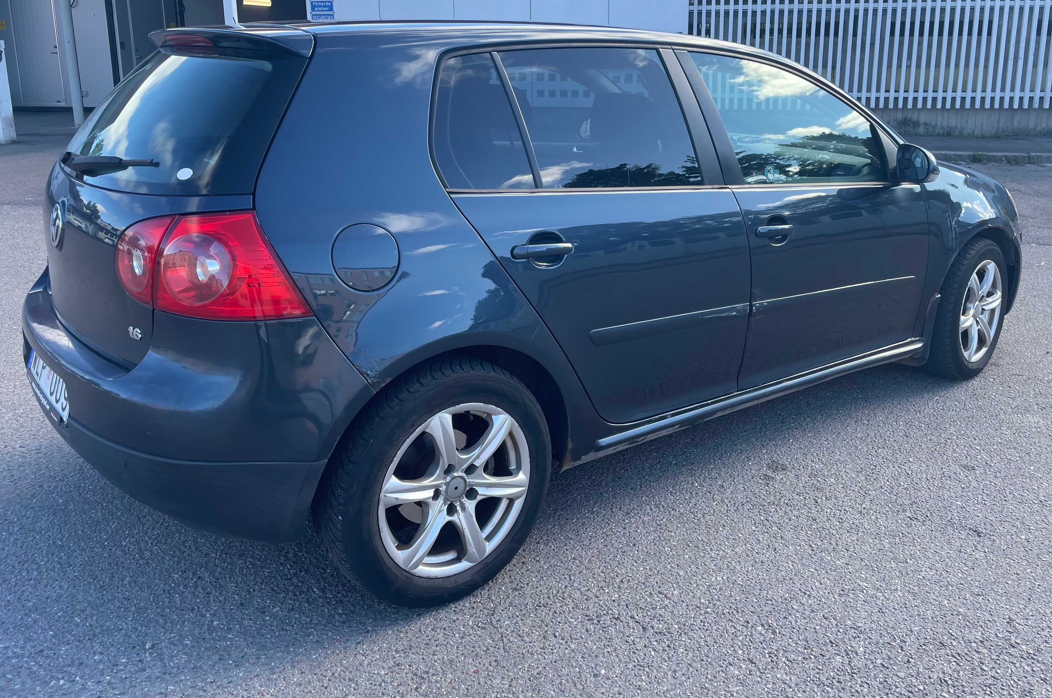Volkswagen Golf V 5-dörrar 1.6 Manuell 2005, bild 3/7