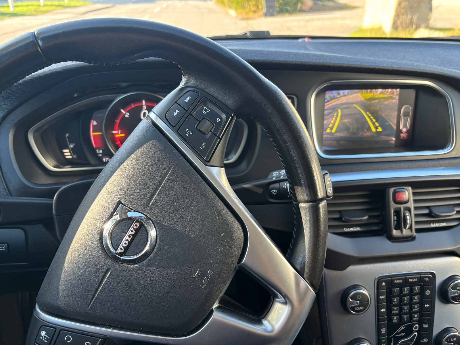 Volvo V40 Cross Country D3 Geartronic 2019, photo 4/6