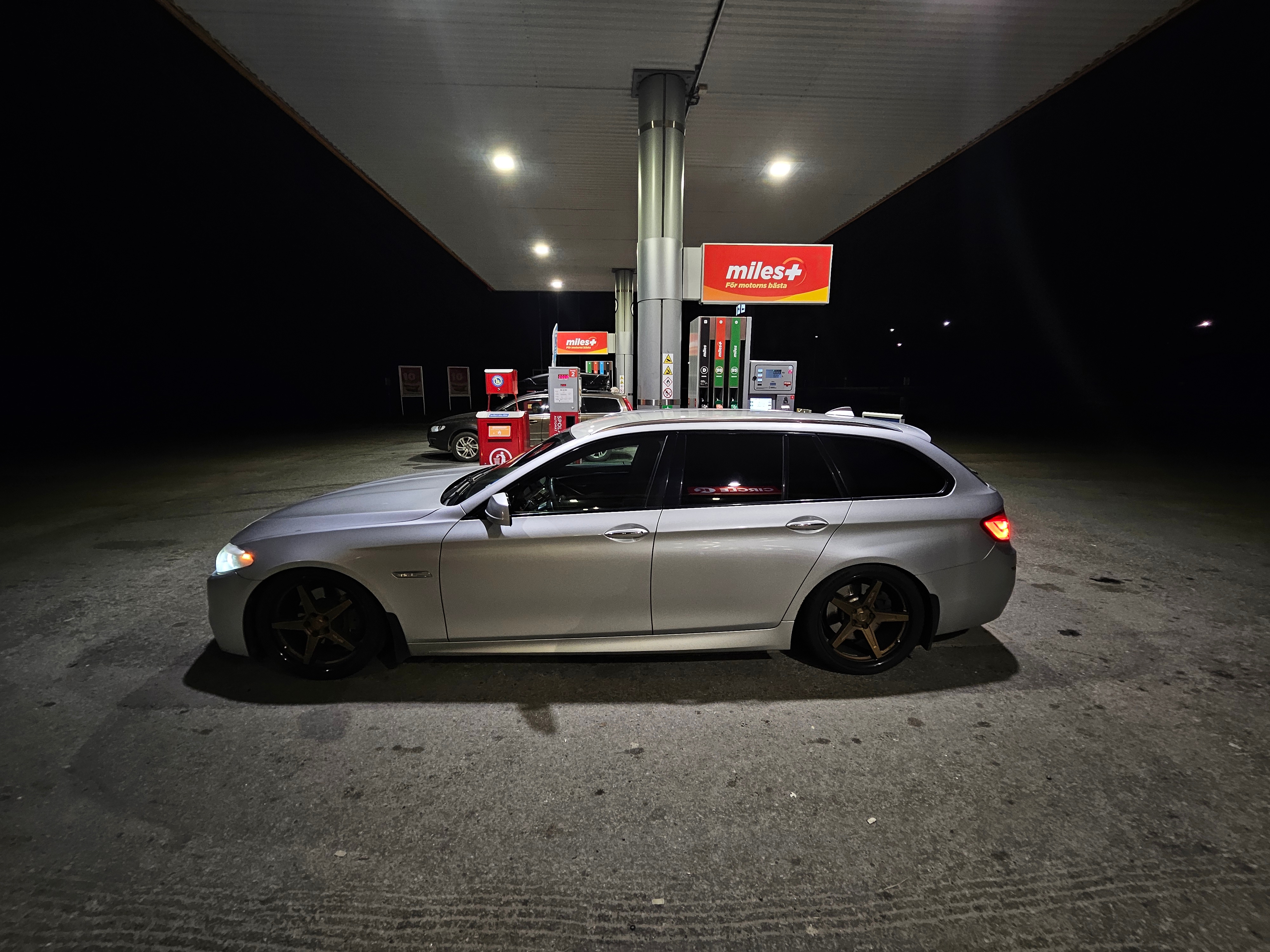 BMW 530 d xDrive Touring Steptronic 2012, bild 2/8