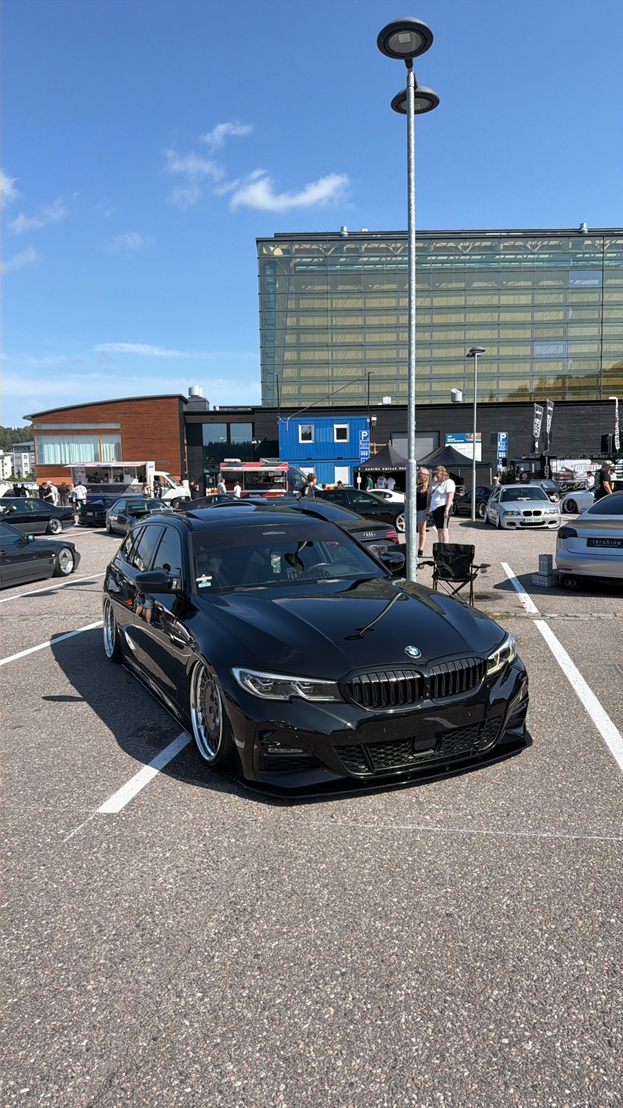 BMW 330 e xDrive Touring Steptronic 2021, photo 2/6