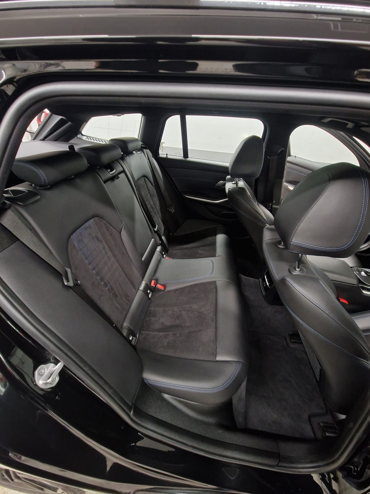BMW 330 e xDrive Touring Steptronic 2021, photo 6/6