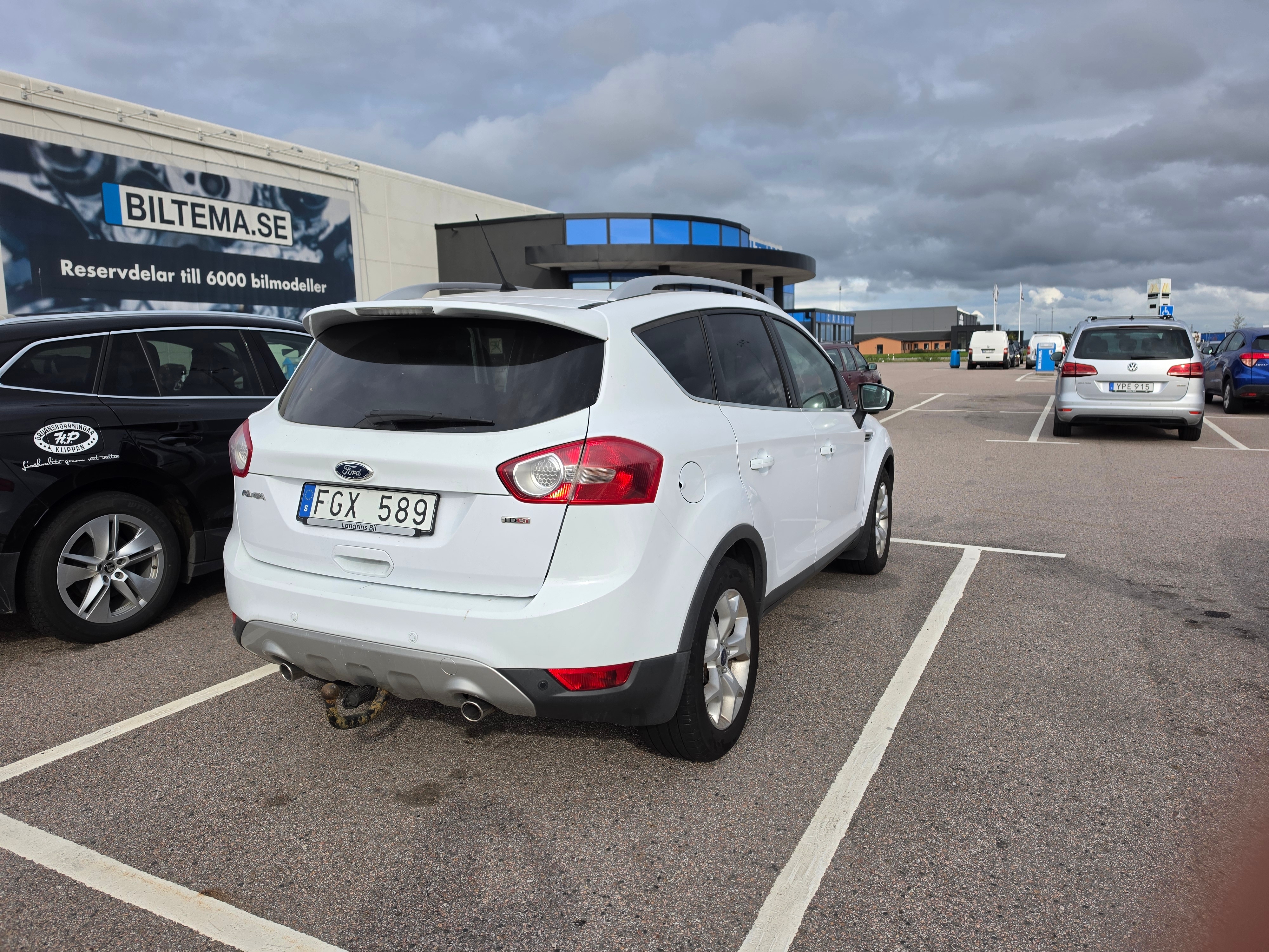 Ford Kuga 2.0 TDCi AWD Powershift 2011, kuva 7/10