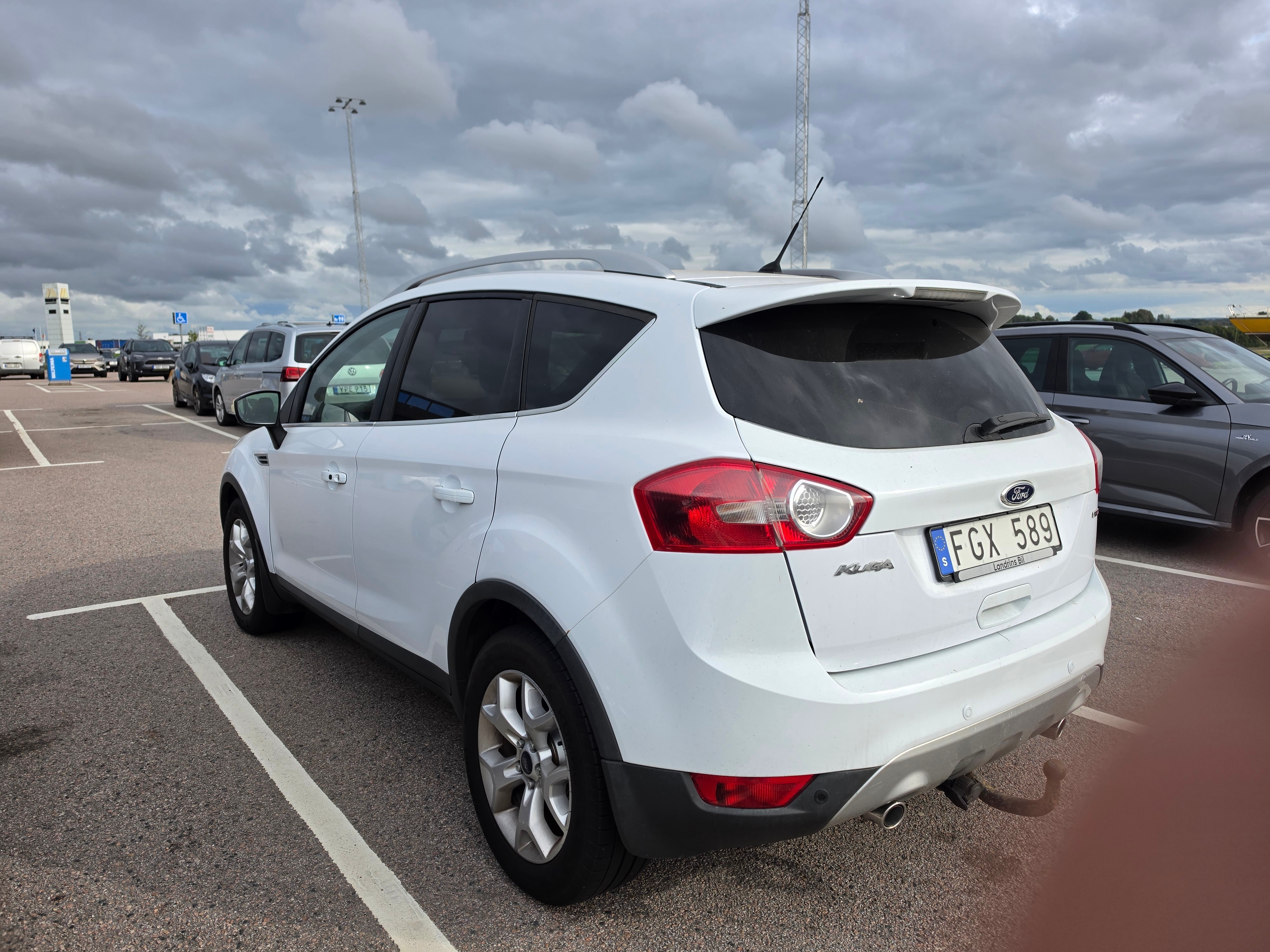 Ford Kuga 2.0 TDCi AWD Powershift 2011, kuva 6/10