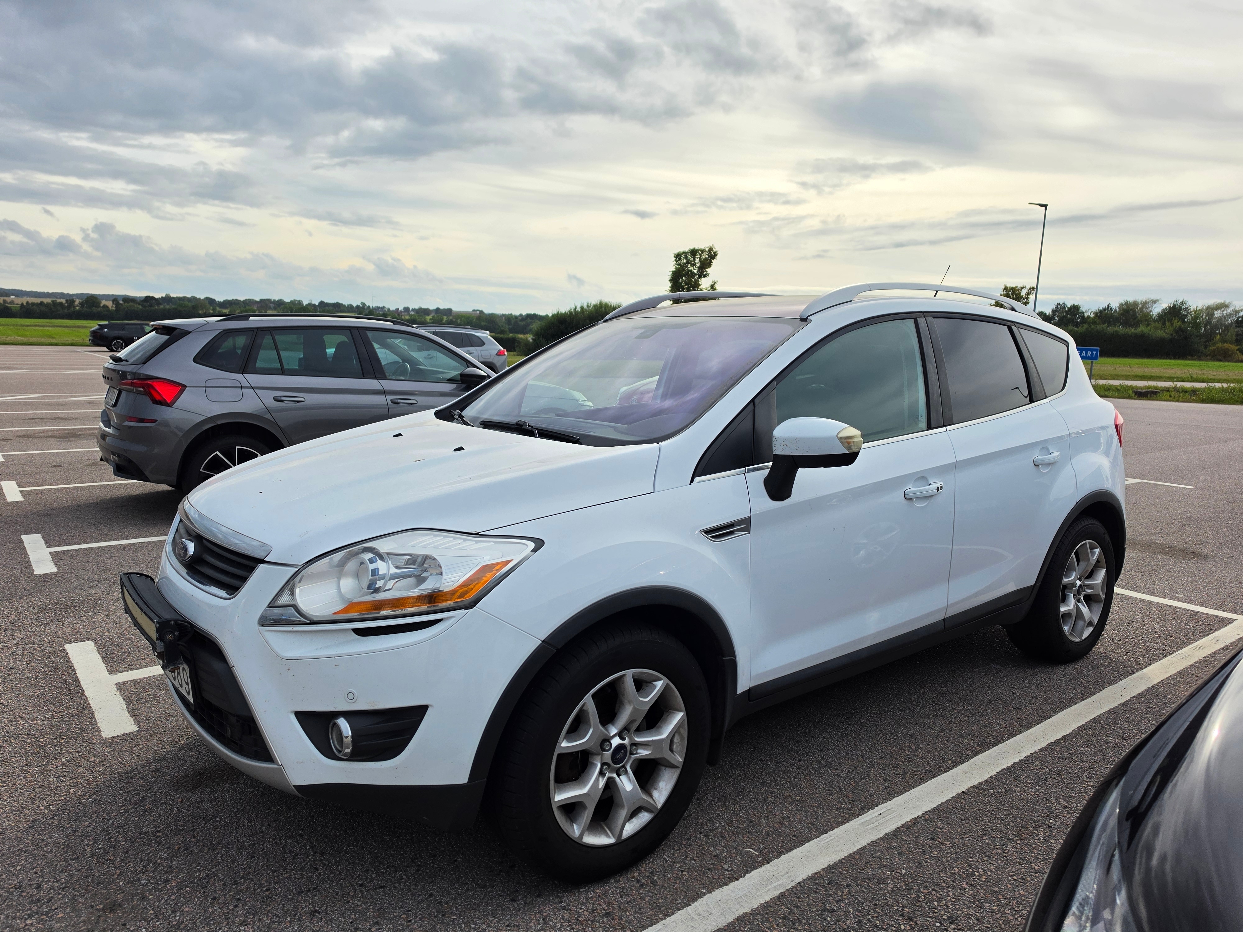 Ford Kuga 2.0 TDCi AWD Powershift 2011, kuva 2/10