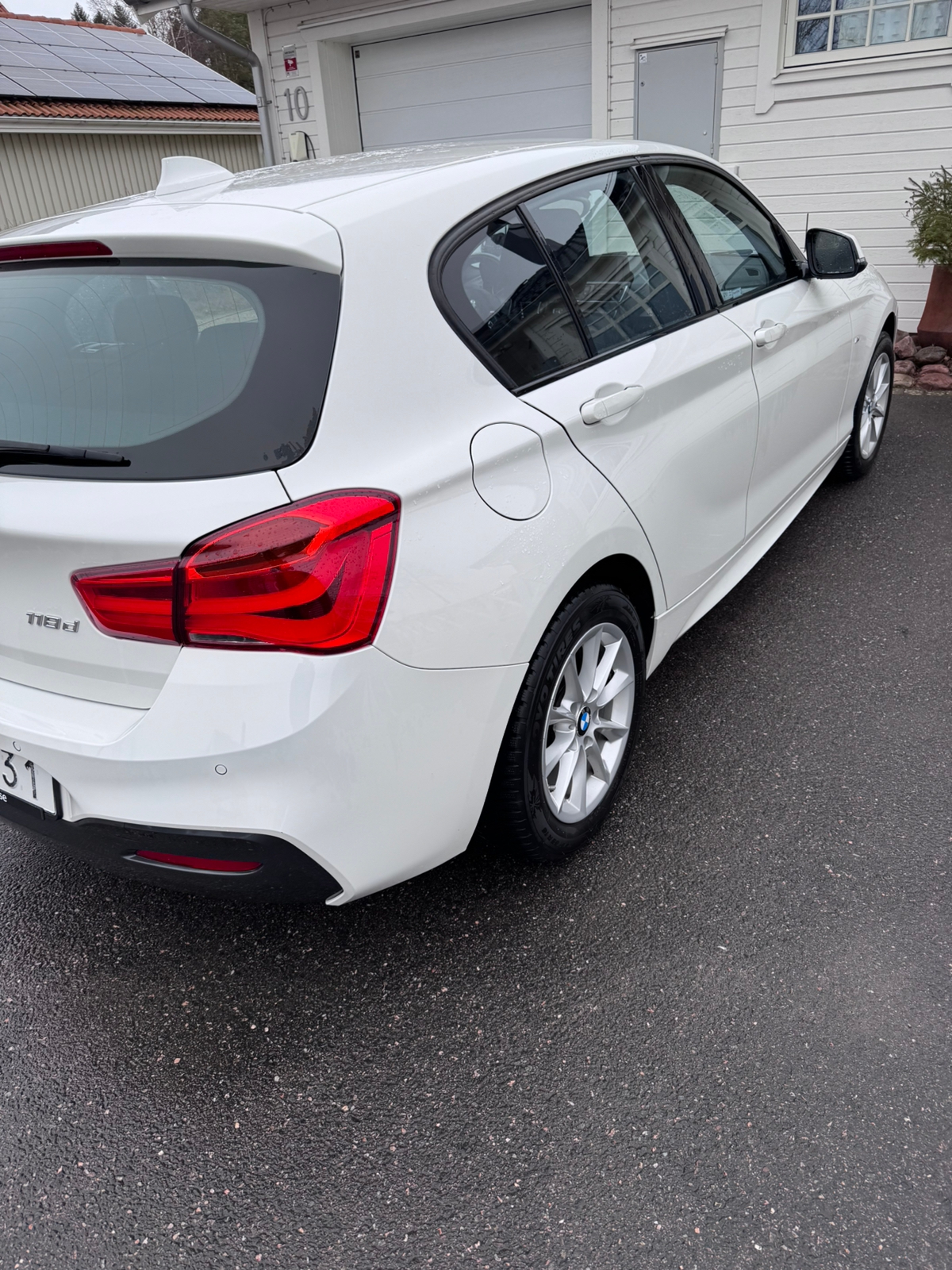 BMW 118 d xDrive 5-dörrars Manuell 2017, bild 3/4