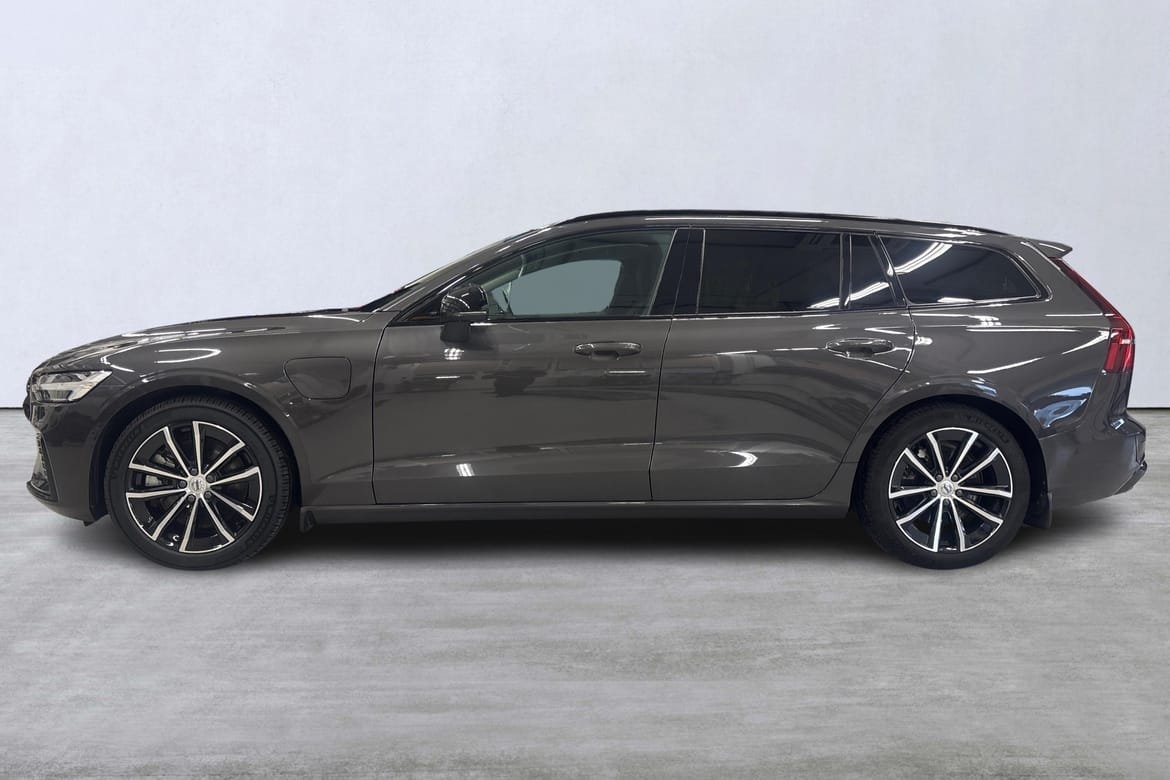 Volvo V60 T6 Plus Dark Nordic Edition 2025, bild 2/10