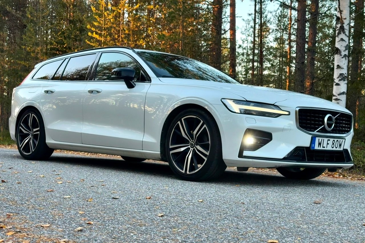 Volvo V60 D4 AWD Geartronic R-Design 2020, bild 7/10