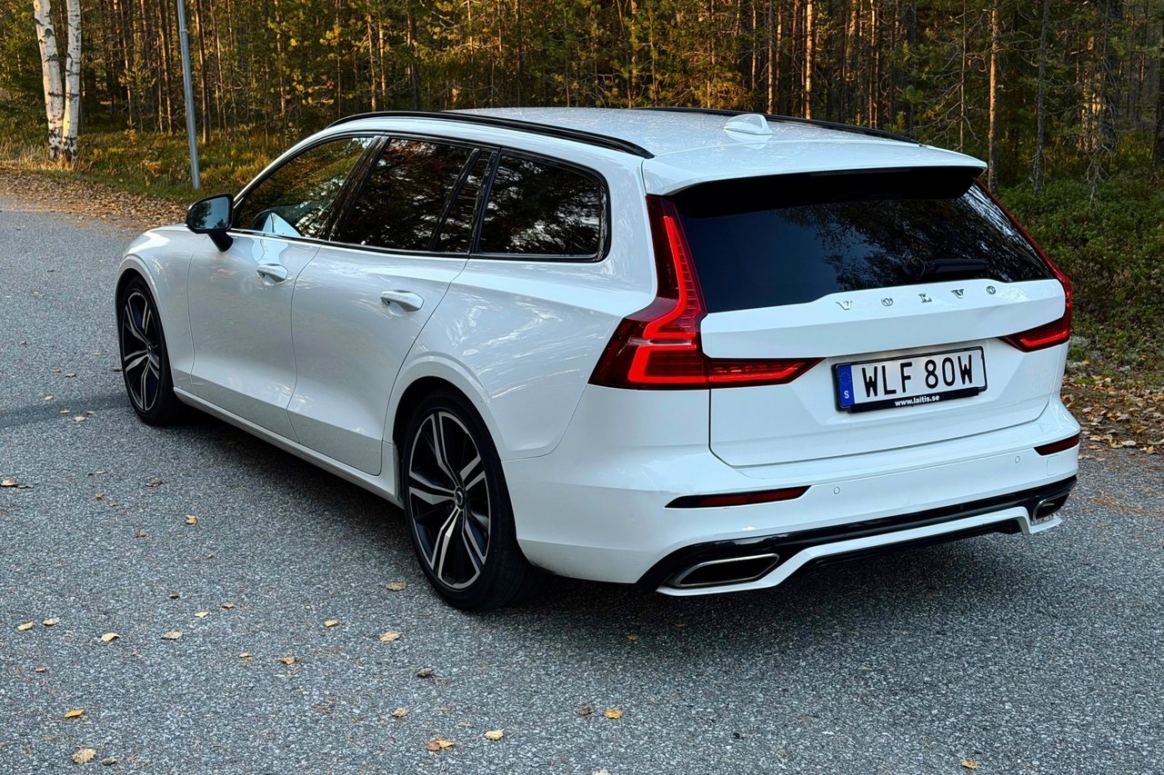 Volvo V60 D4 AWD Geartronic R-Design 2020, bild 4/10